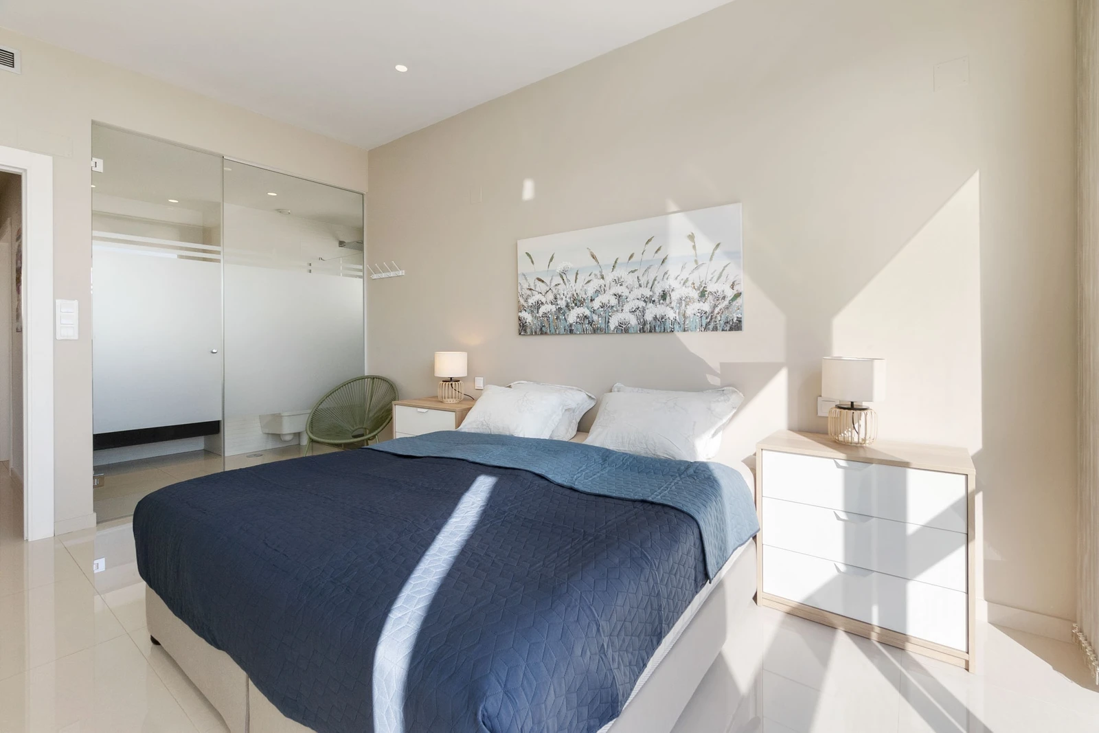 Soverom 2 i andre etasje (suit med eget bad) Galleribilde