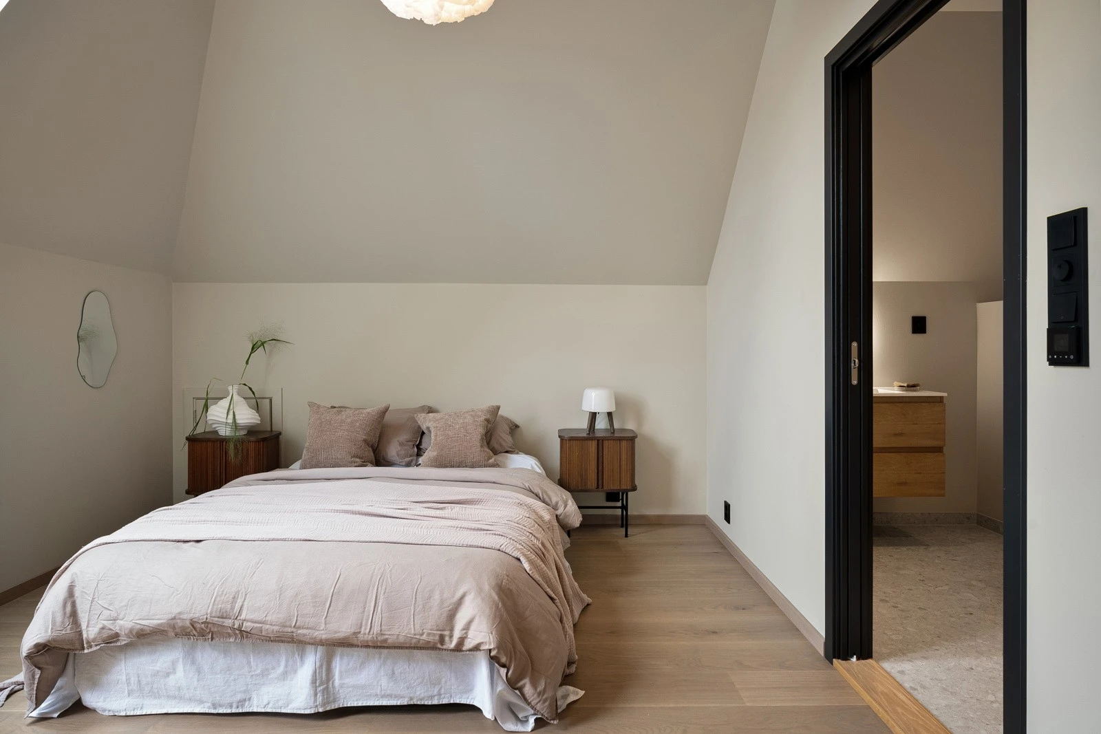 Hovedsoverom med eget baderom. Galleribilde