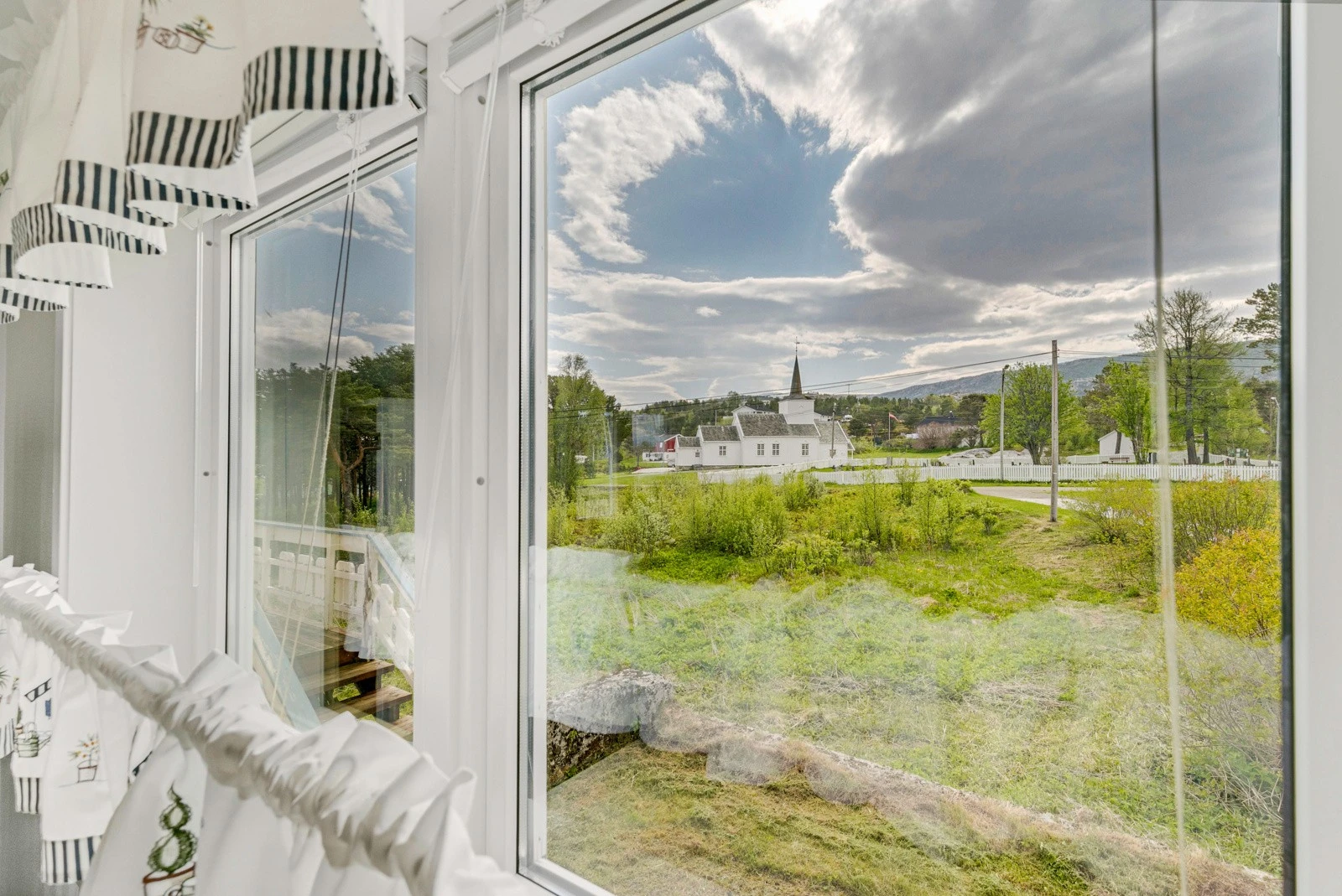 Her kan du nyte pen utsikt mens du inntar morgenkaffen. Galleribilde