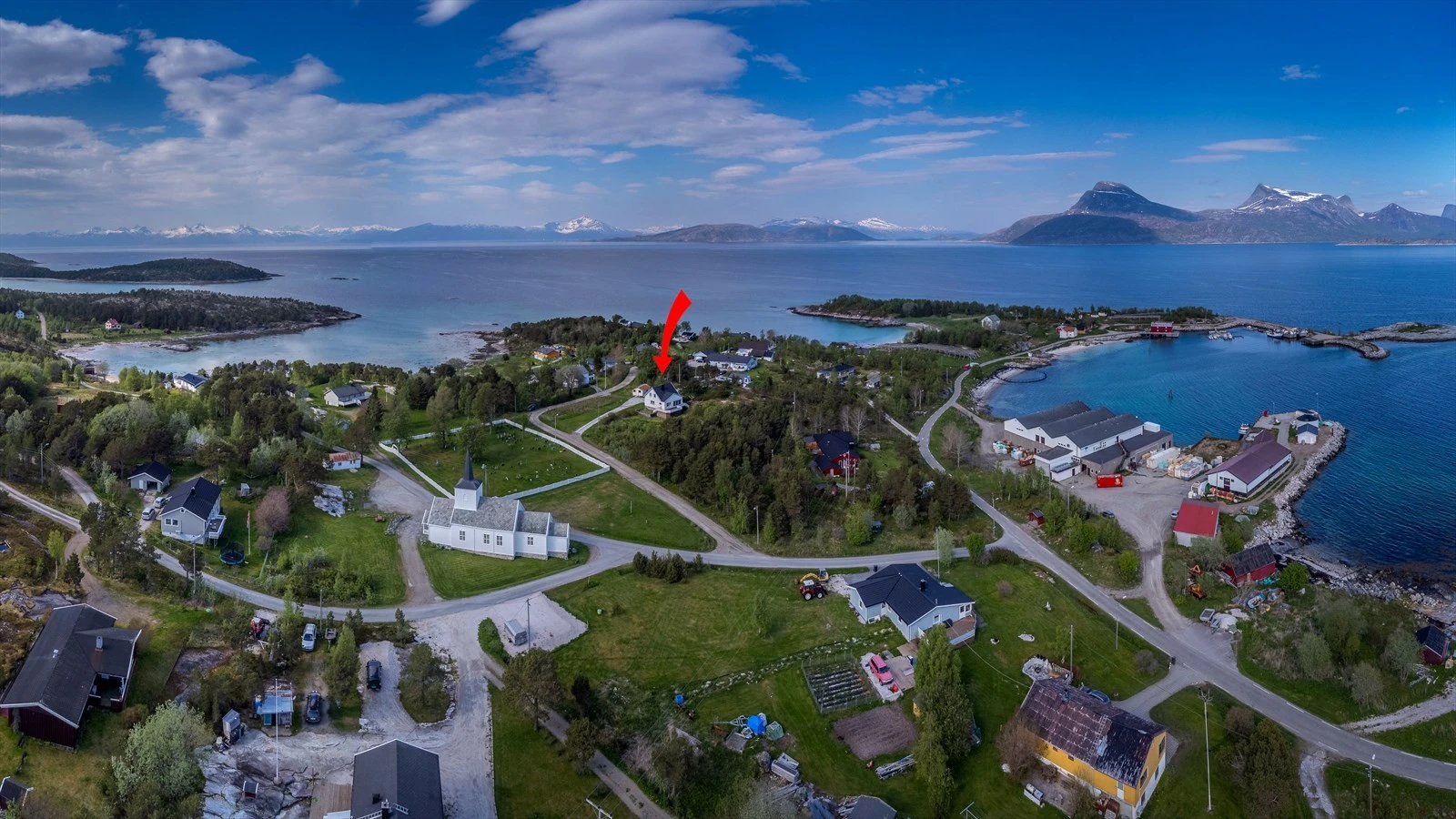 Eiendommen ligger sentralt på Korsnes Galleribilde