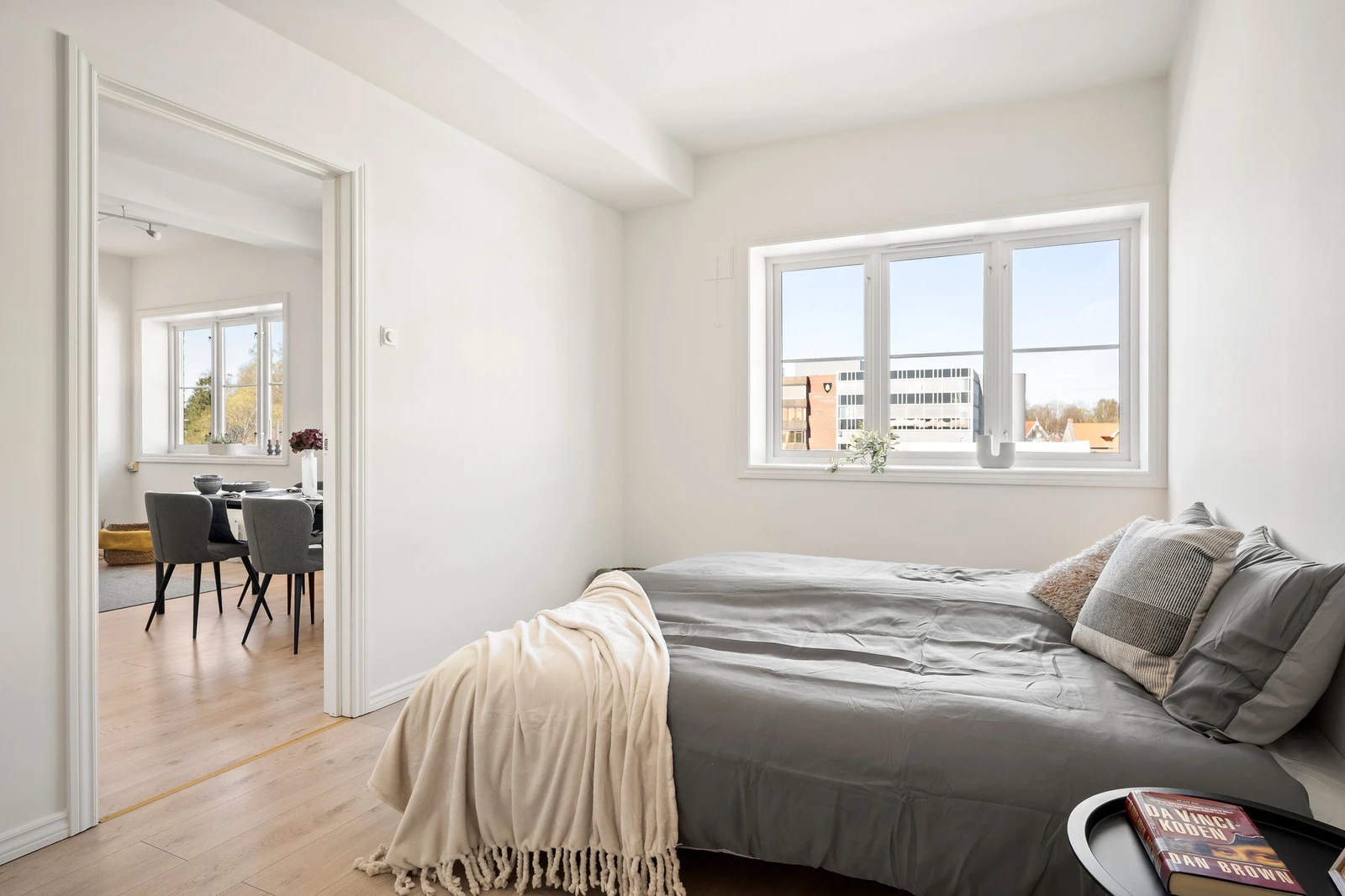 Hovedsoverom med adkomst fra stue. Galleribilde