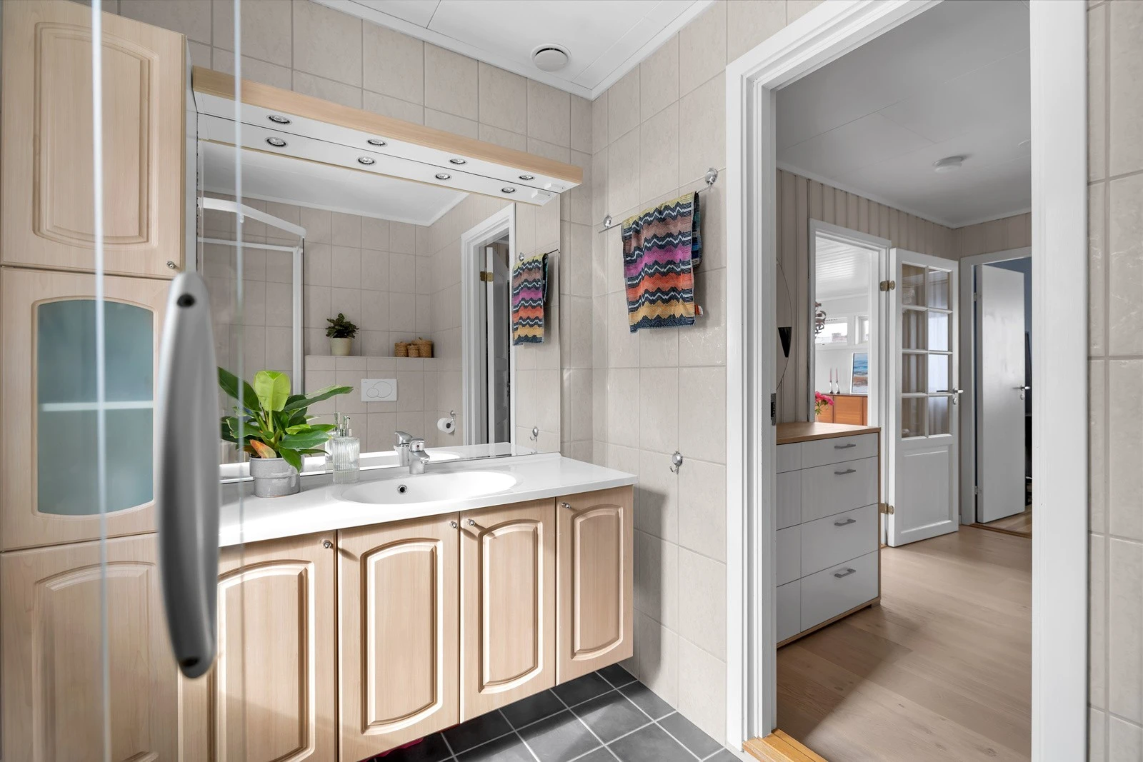 Badet er pent og funksjonelt Galleribilde