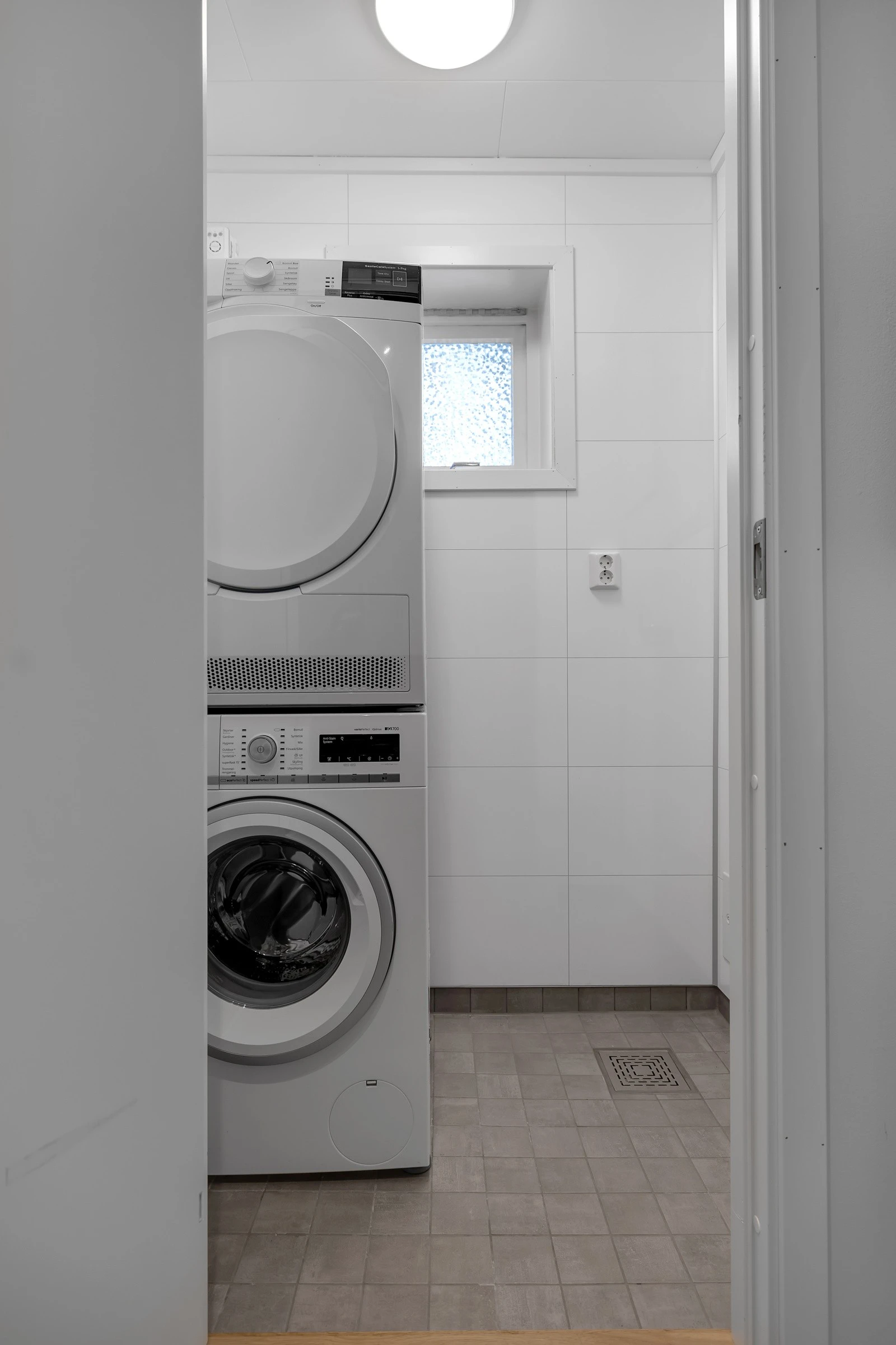 Totalt har boligen 3 bad i tillegg til eget vaskerom Galleribilde