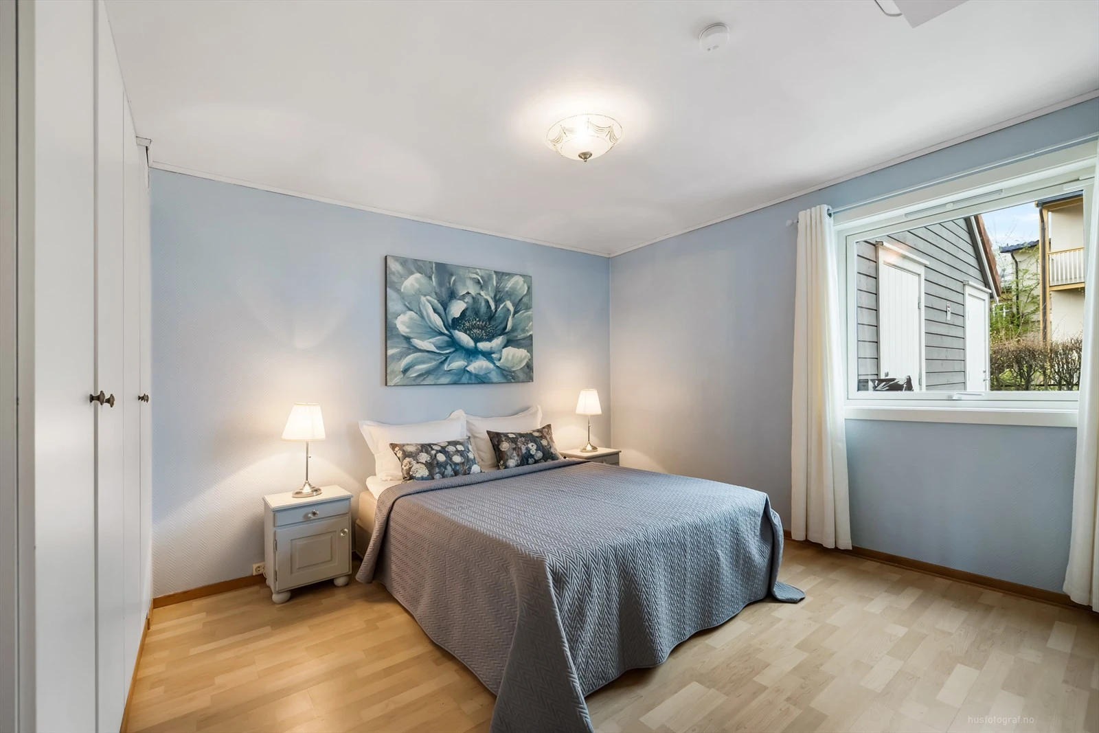 Soverommet med god plass til dobbeltseng og godt med skapplass