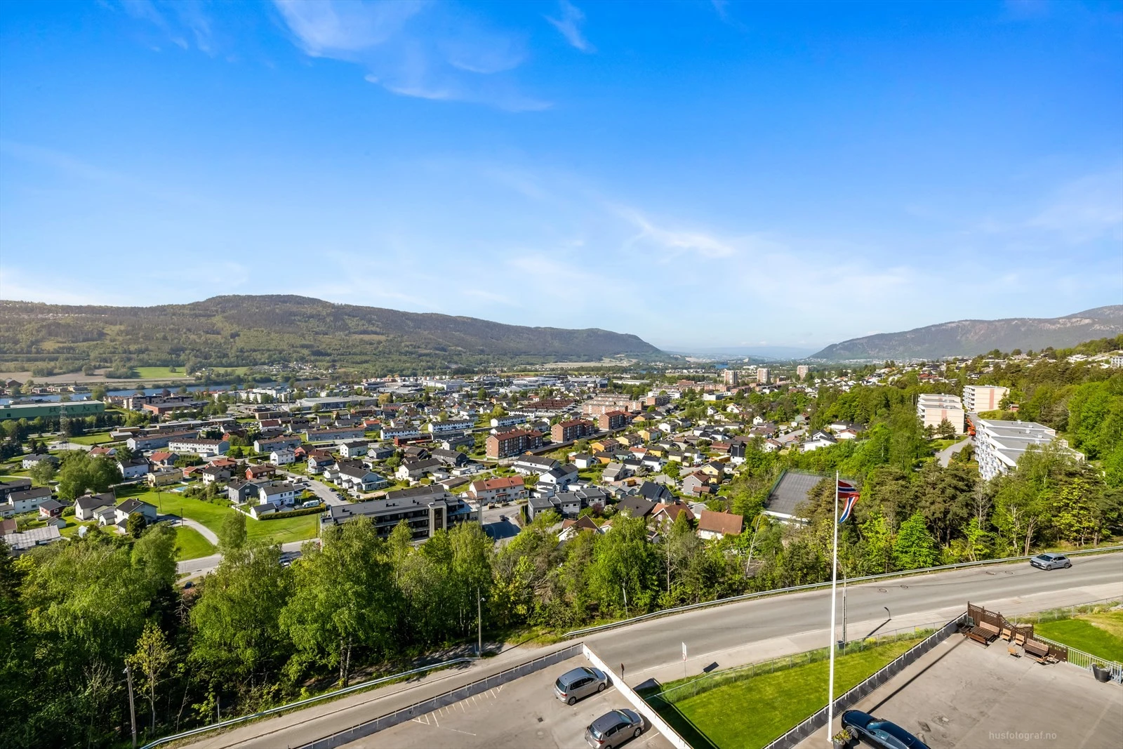 Nydelige solforhold og flott utsikt mot Eikerbygdene