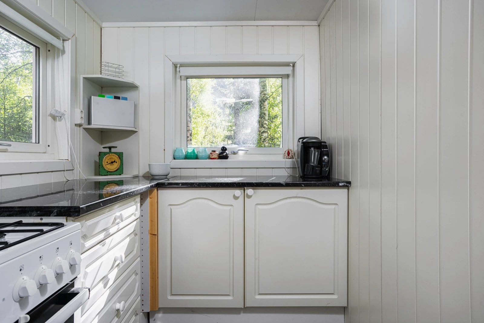 Den moderniserte kjøkkendelen ligger i et eget tilbygg. Galleribilde