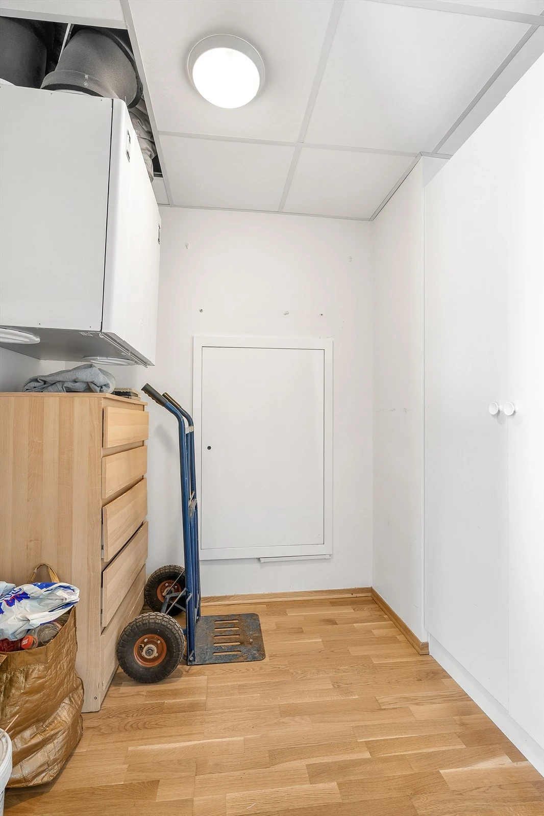 Bod på 4 kvm inne i leiligheten som ligger inn fra hovedsoverom