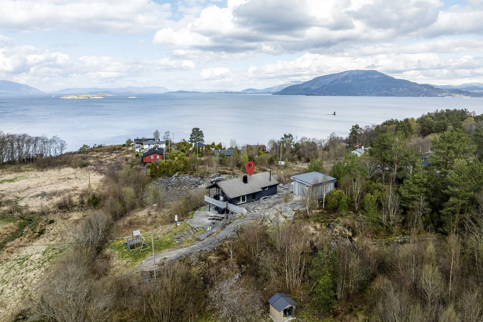 Flott beliggenhet i naturskjønne omgivelser Galleribilde