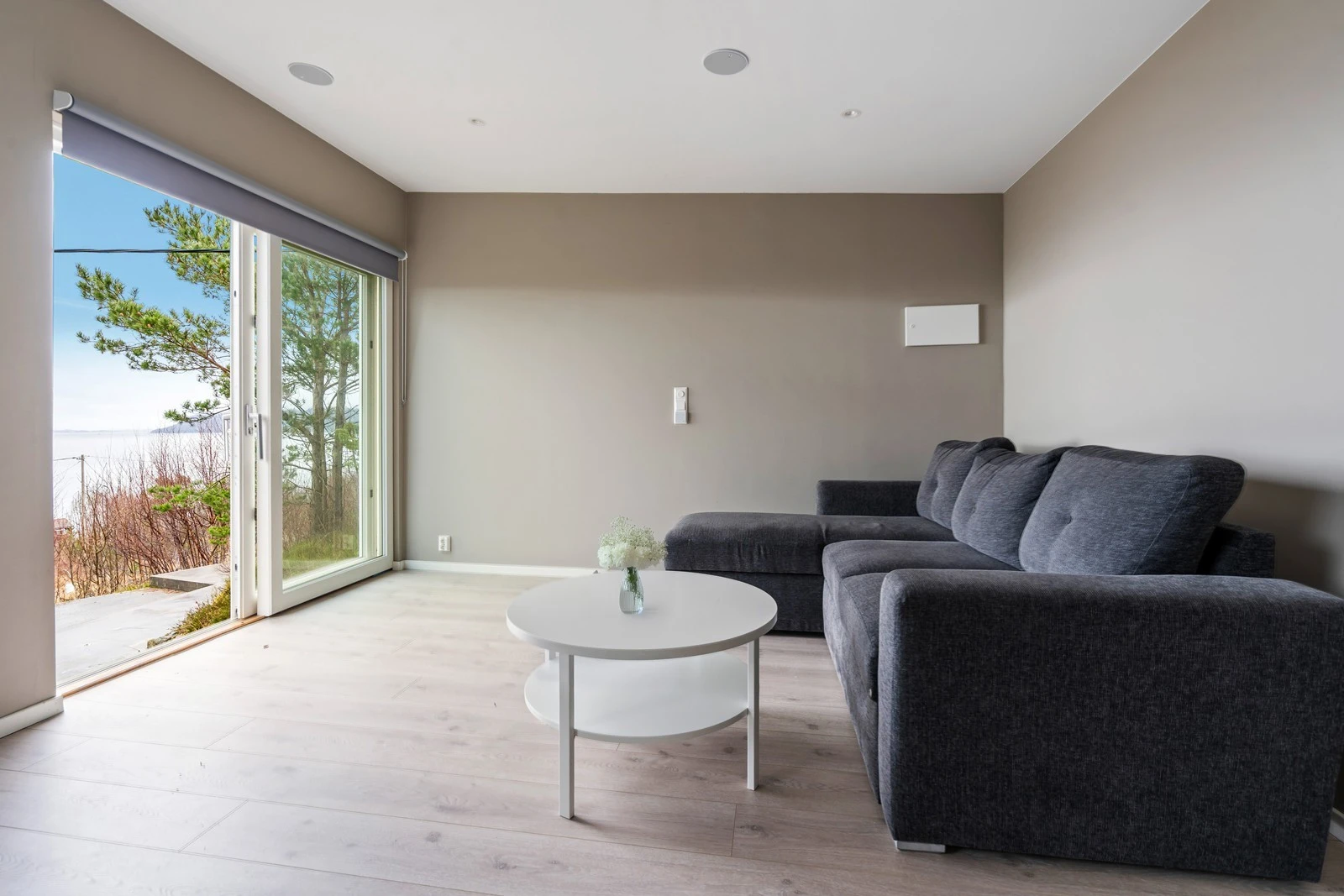 Innredet anneks/utebod Galleribilde