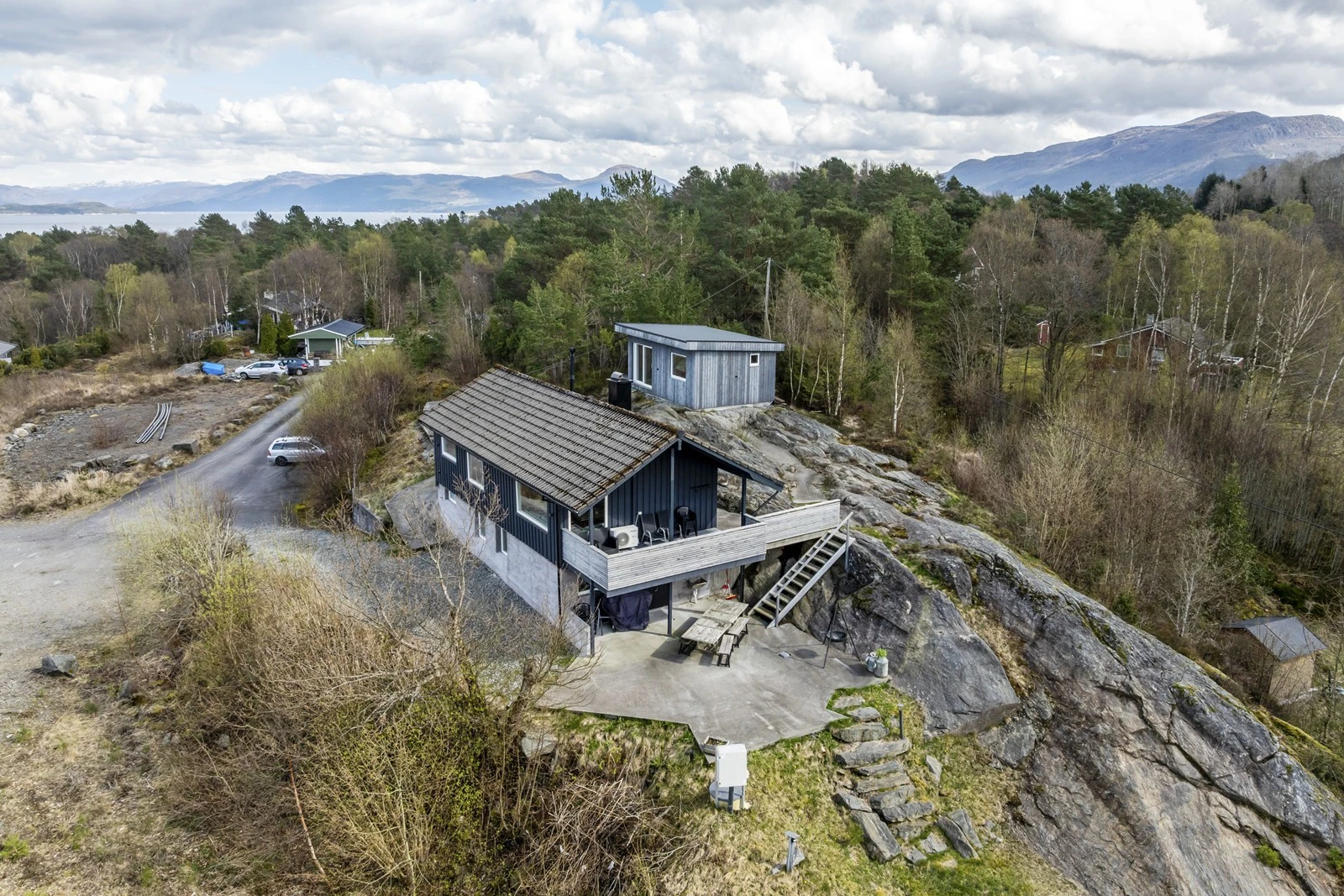 Tiltalende og stor eiendom med mulighet til å fradele tomt Galleribilde