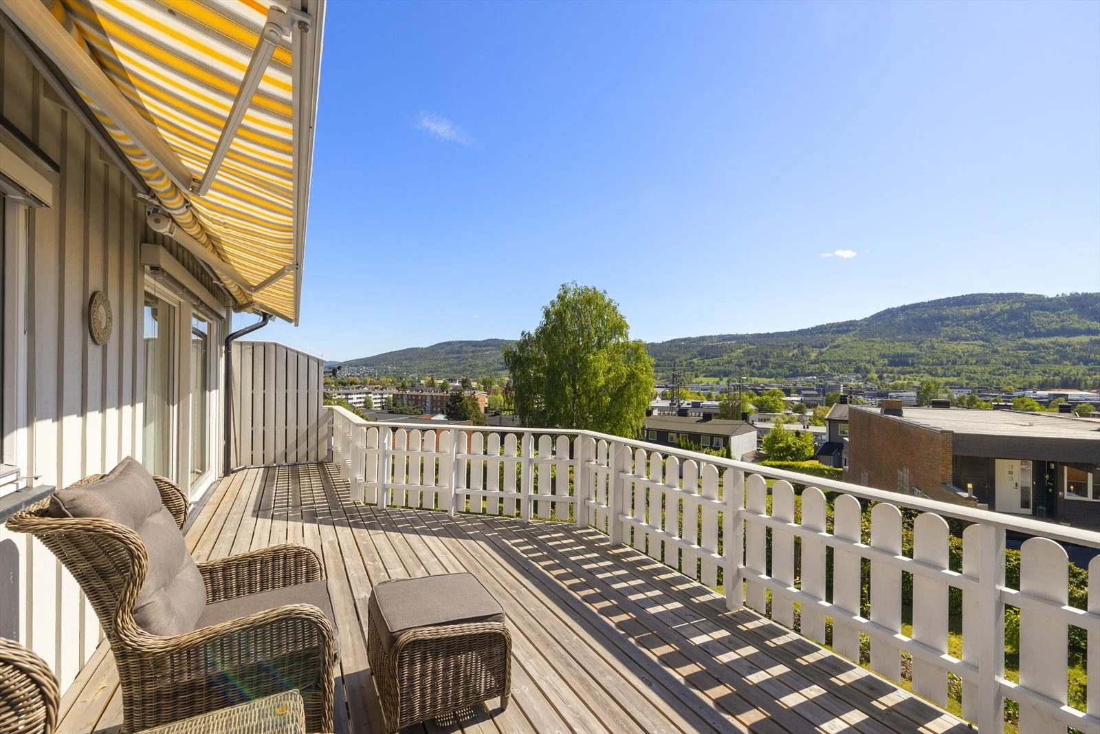 Stor terrasse