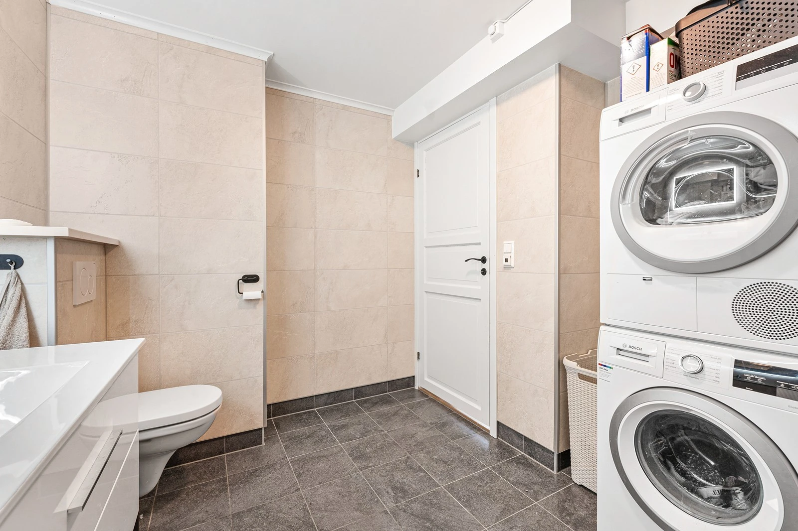 Opplegg for vaskemaskin. Galleribilde