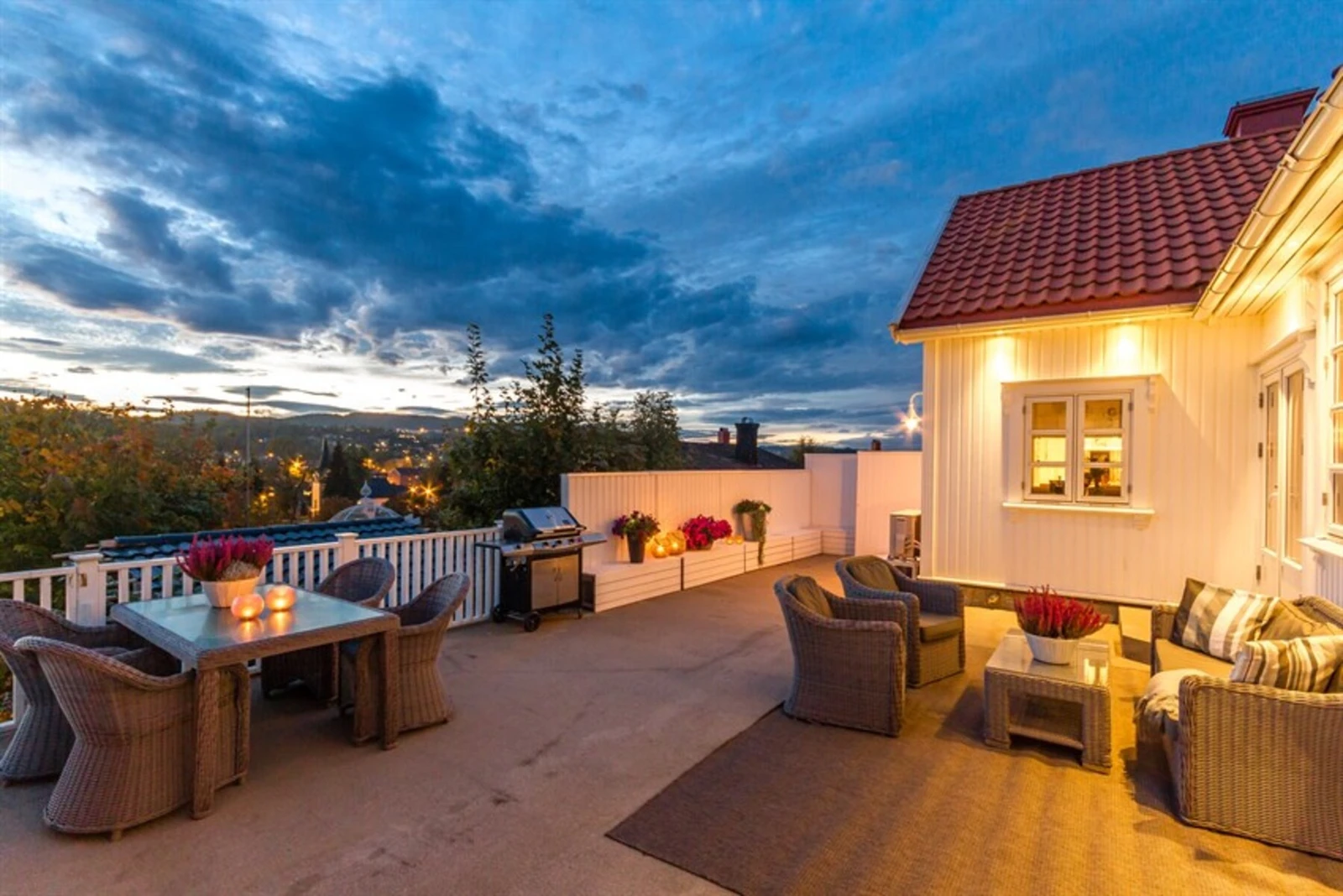 Deilige og usjenerte uteplasser med betongdekke Galleribilde