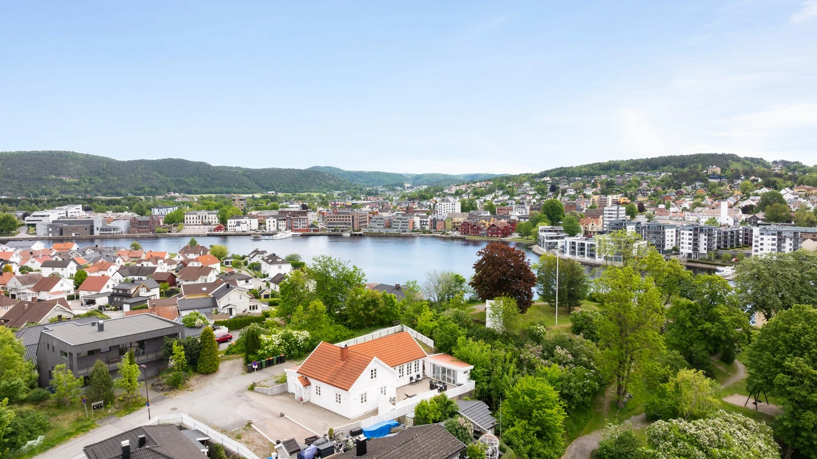 Velkommen til en hyggelig visning på Toppen 17 Galleribilde