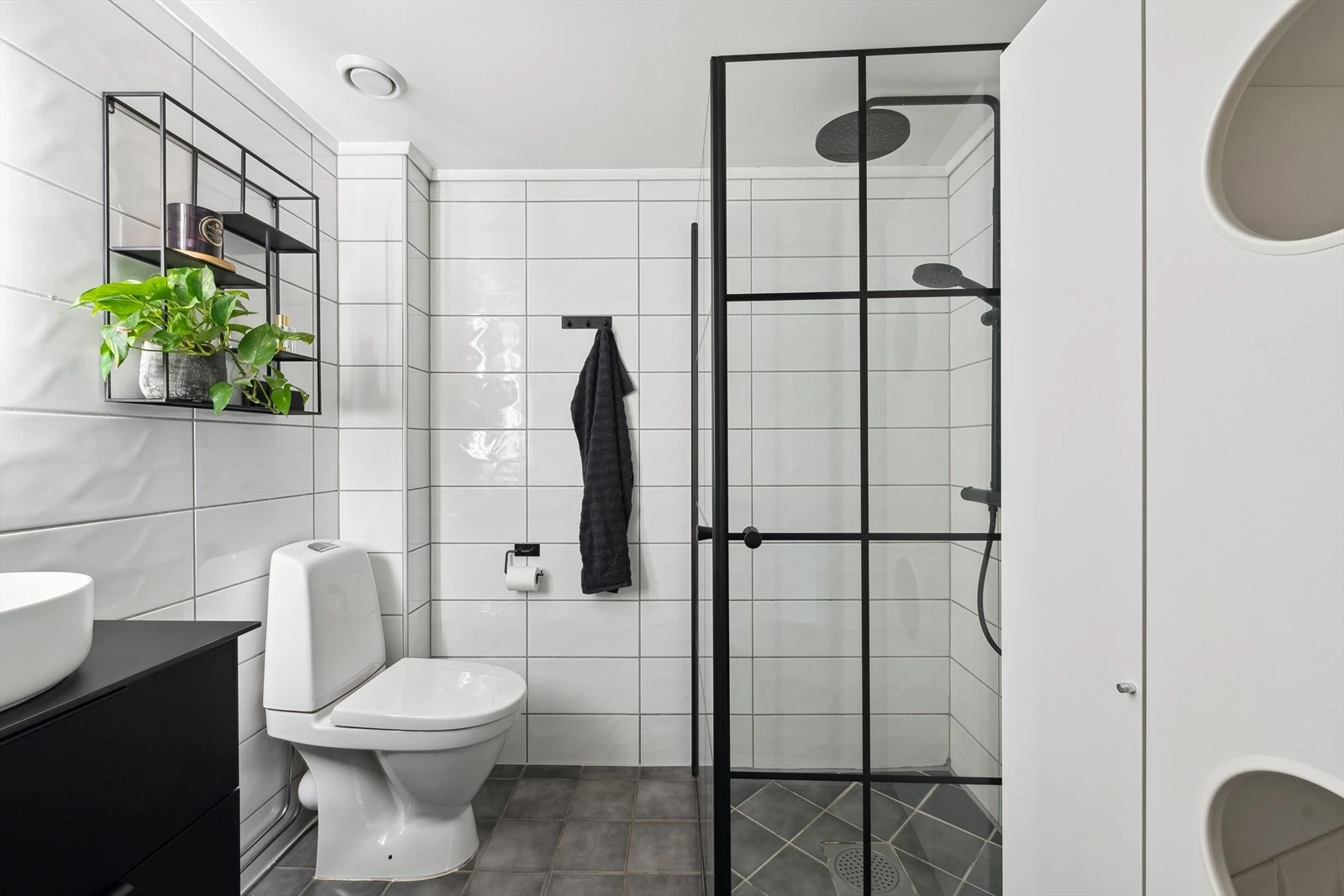 Oppgraderte overflater på badet (2024)