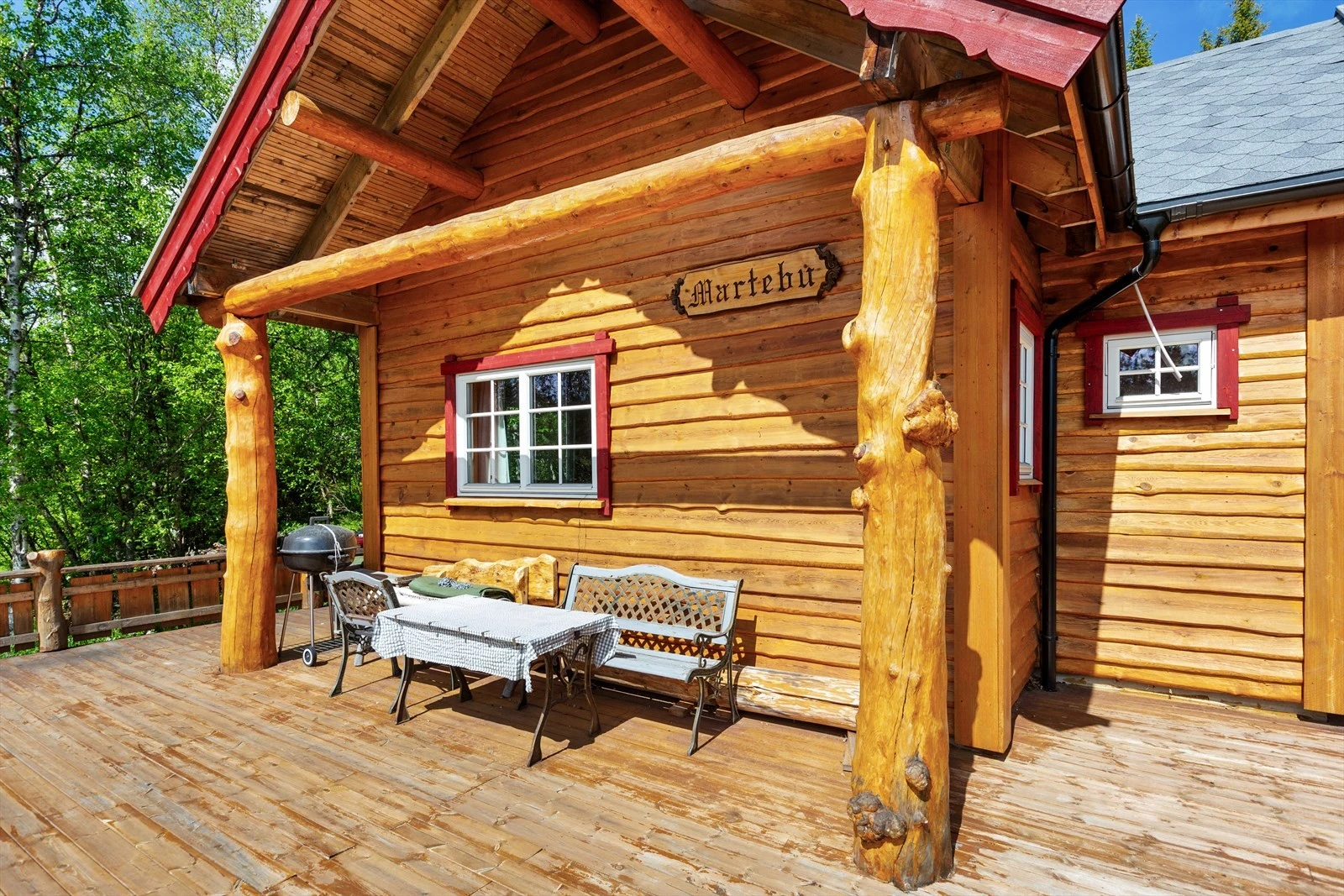 Gjestehytta "Martebu" er en fullverdig hytte med stue/kjøkken, bad og soverom. Galleribilde