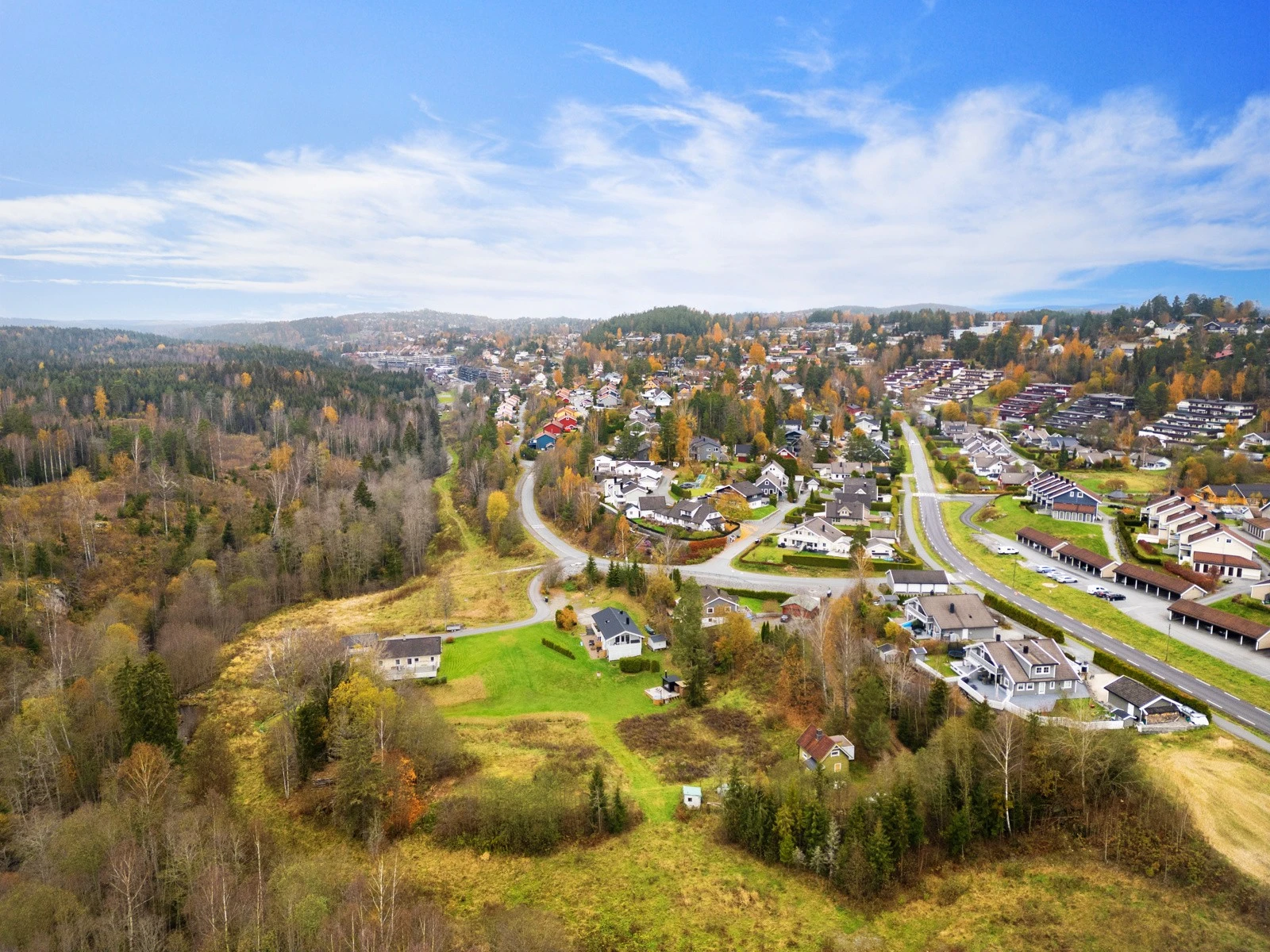 En enebolig i landlige og naturskjønne omgivelser. Galleribilde