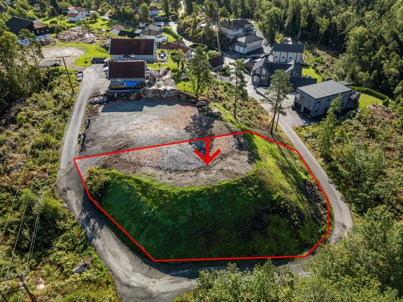 Liaveien 40 er på 1211 kvm. Galleribilde