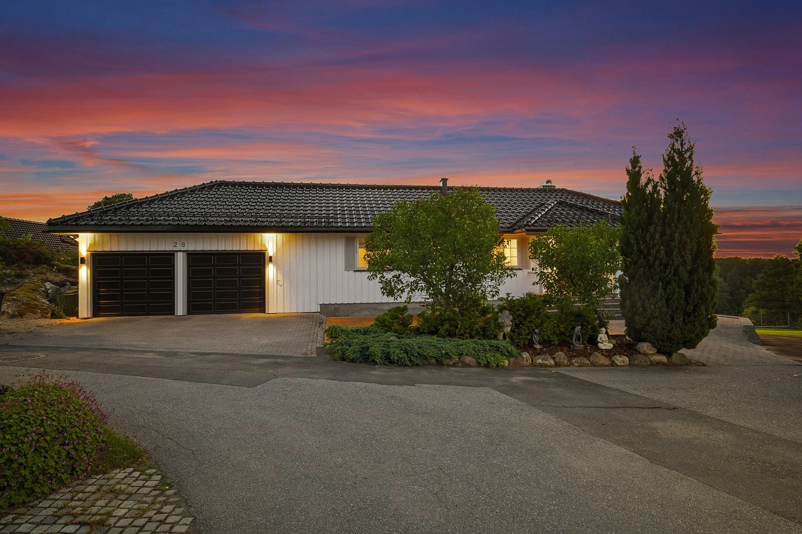 Fasade kveld Galleribilde