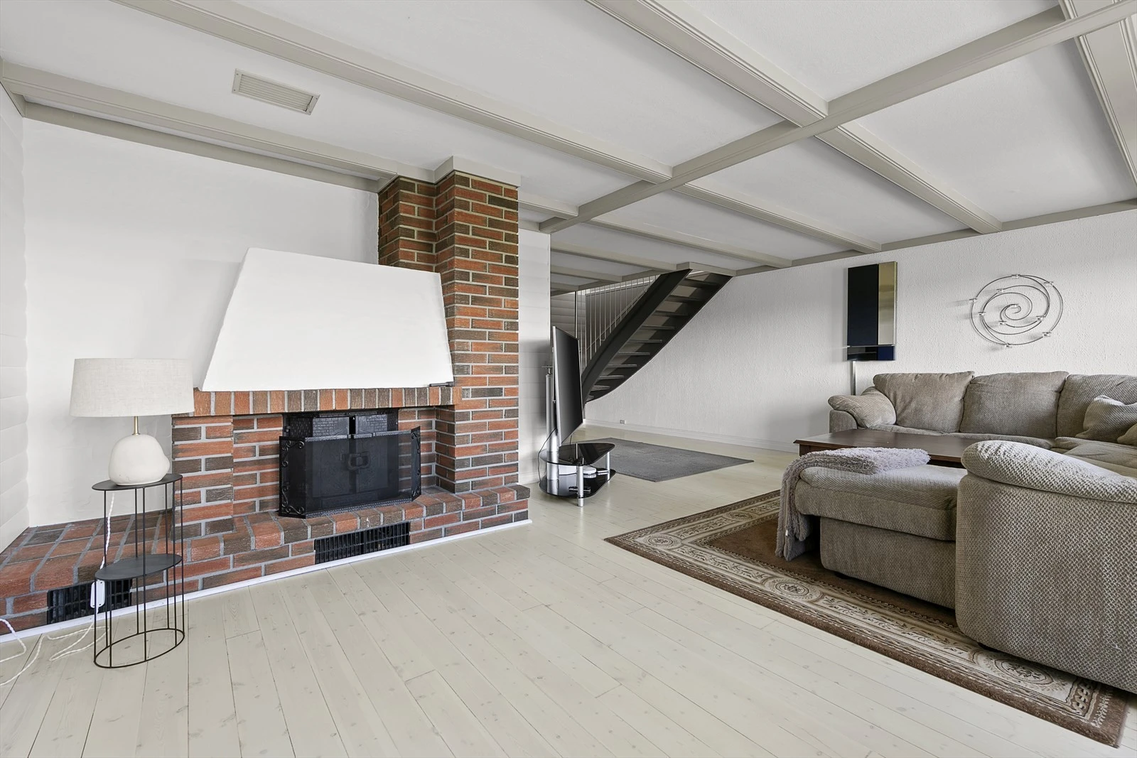 Peis med innsats i kjellerstuen Galleribilde