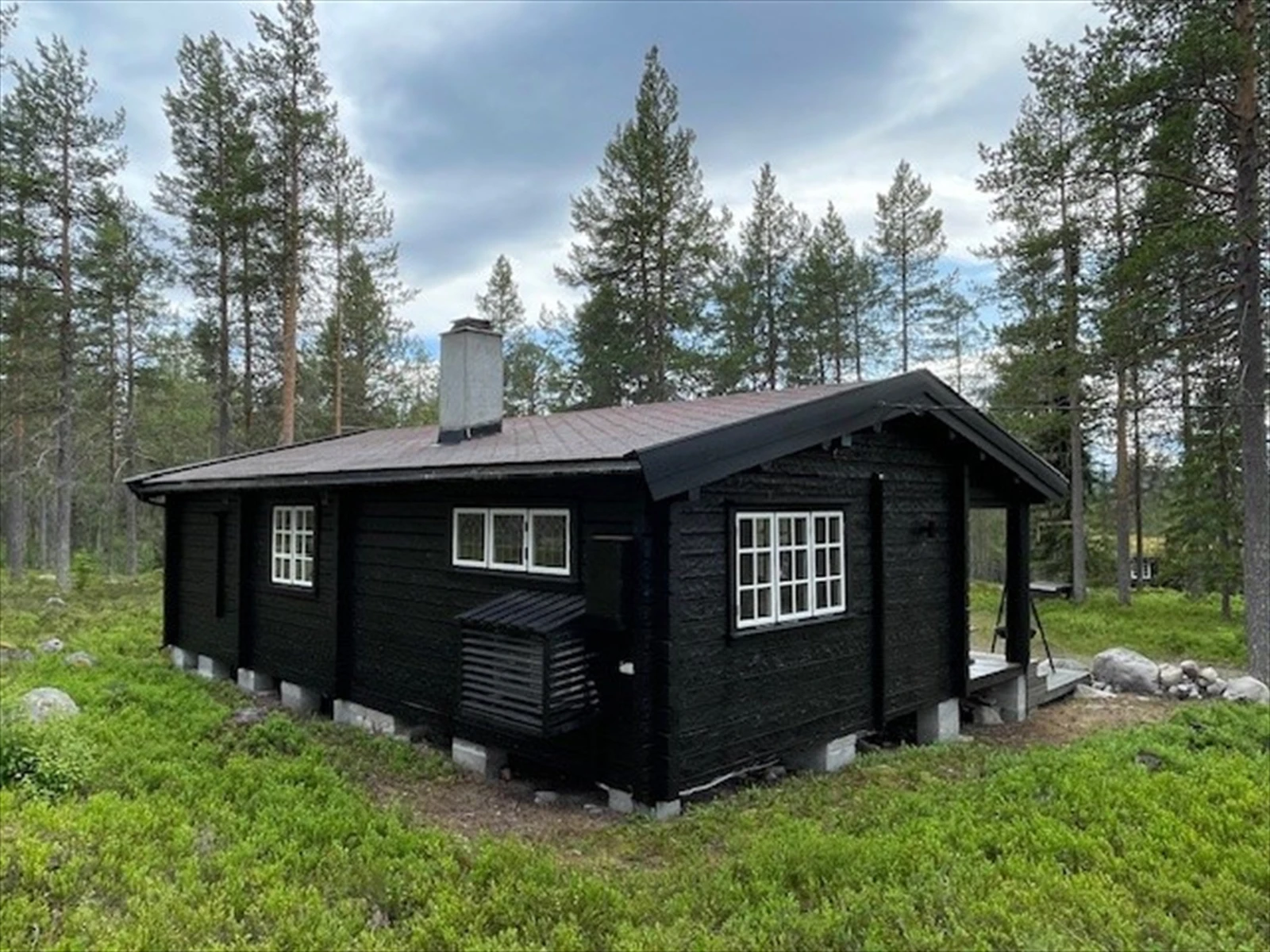 Yttervegger oppført med ca 5" tømmerlaft. Galleribilde