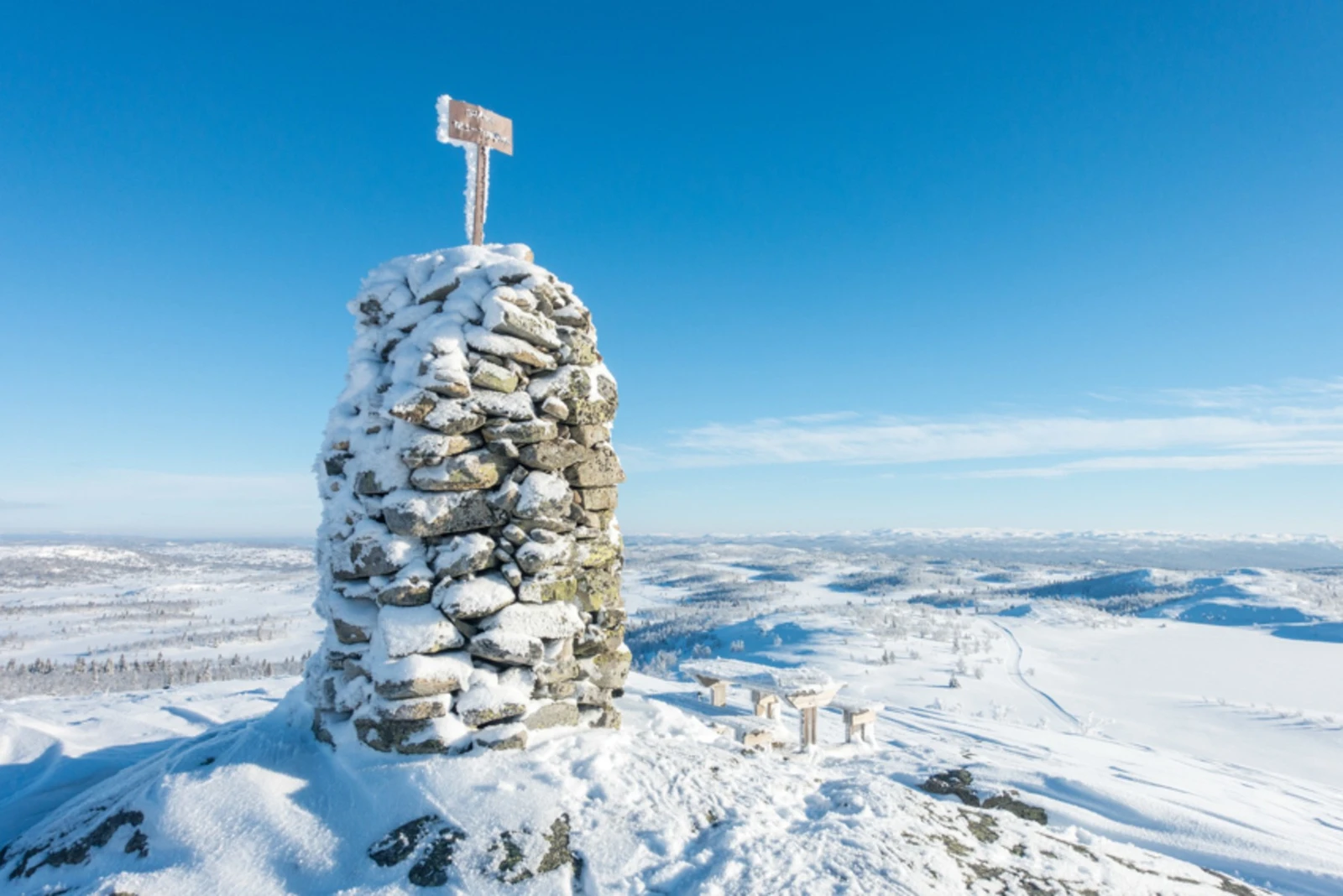 Mange topptur kan nås både vinter og sommer! Galleribilde