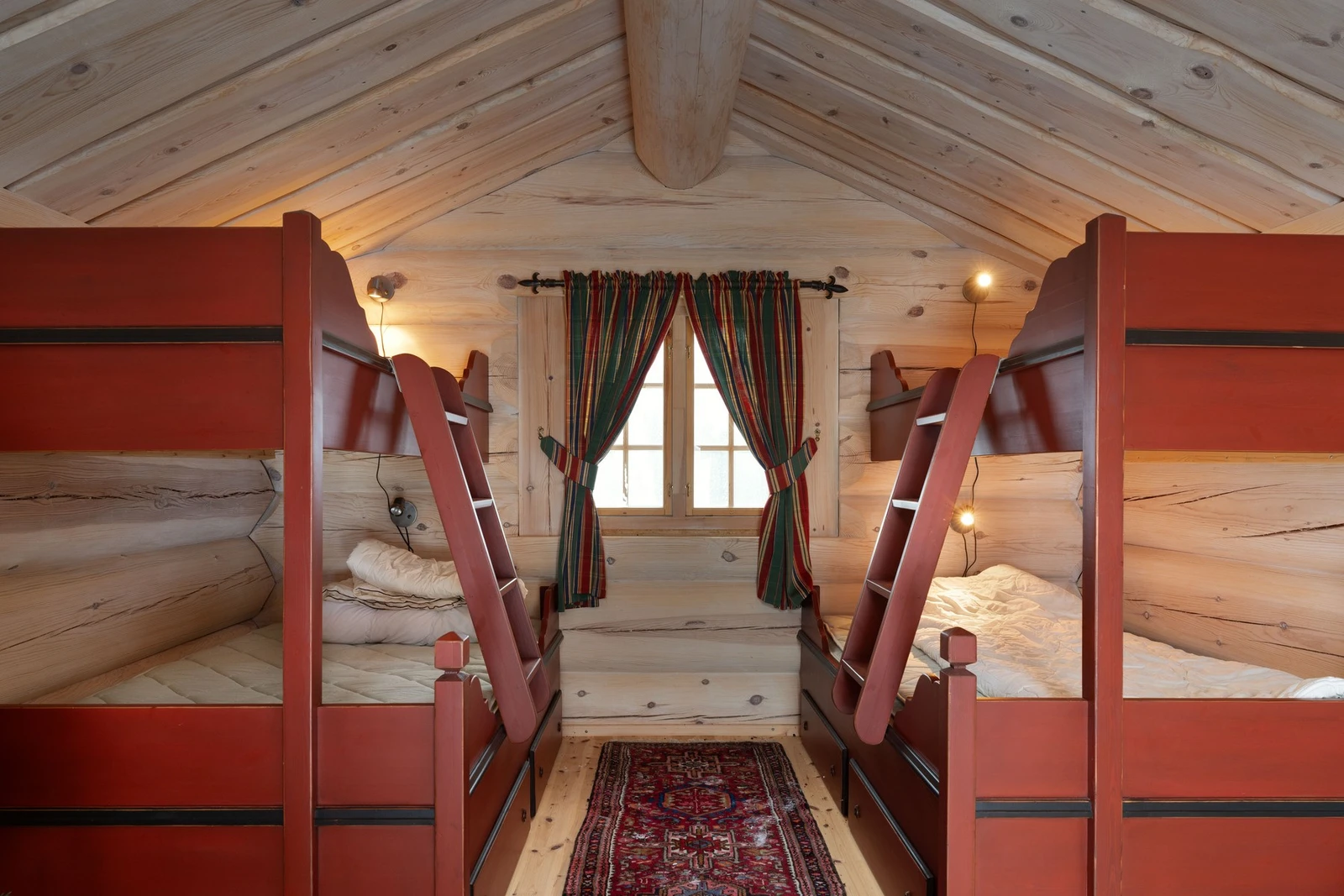 Annekset er innredet med 2 familiekøyer Galleribilde