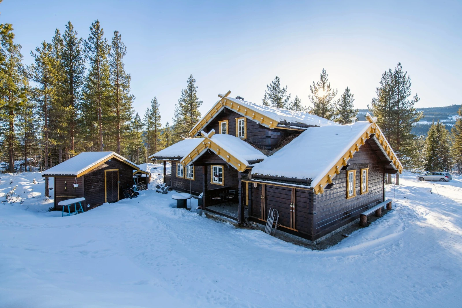 Snødekket paradis på vinteren. Galleribilde