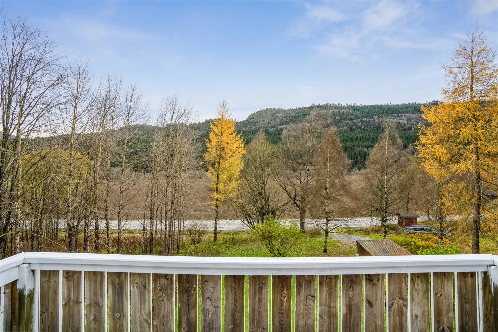 Utsikt fra sørvendt altan. Galleribilde