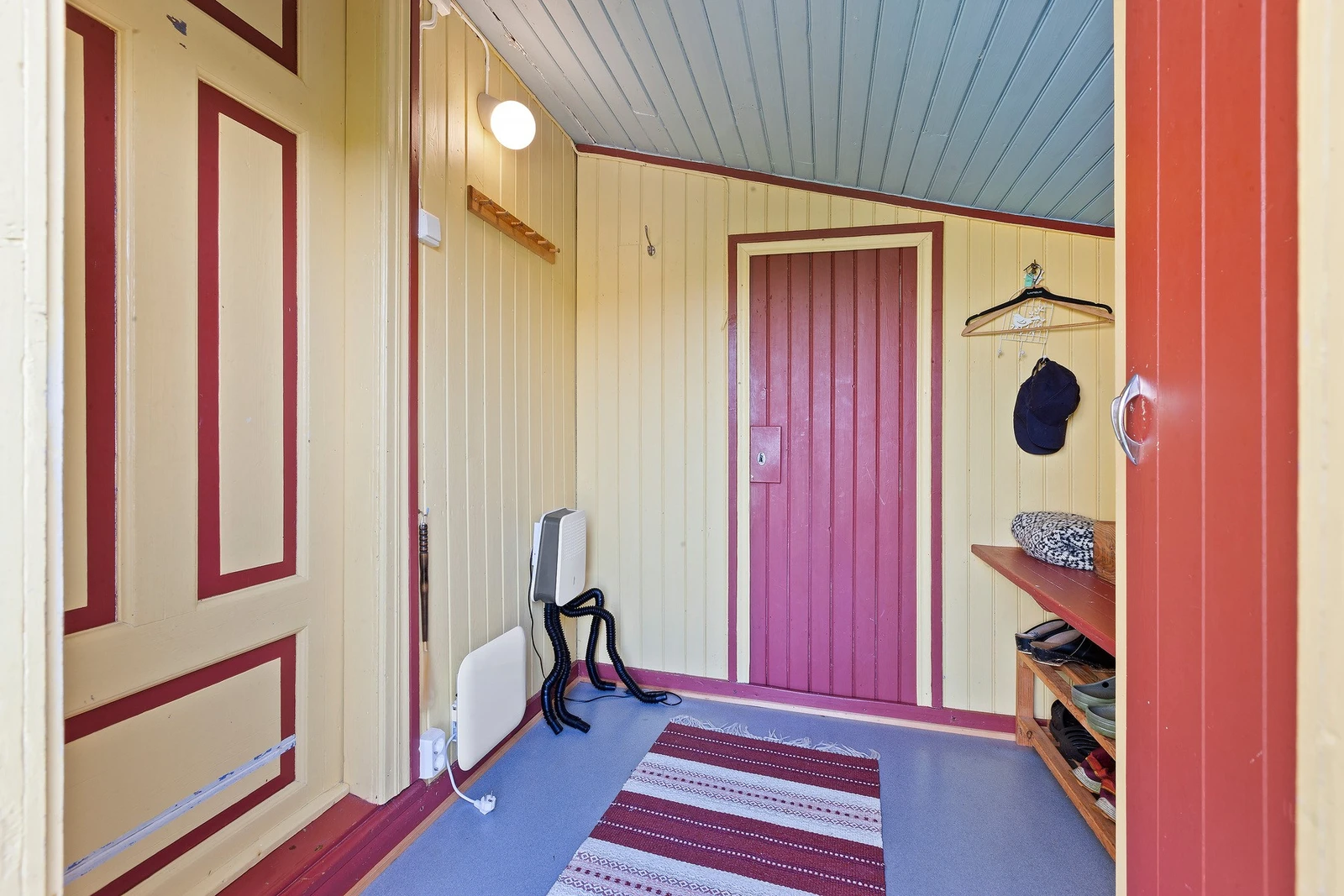 Gang og bod rett frem. Galleribilde