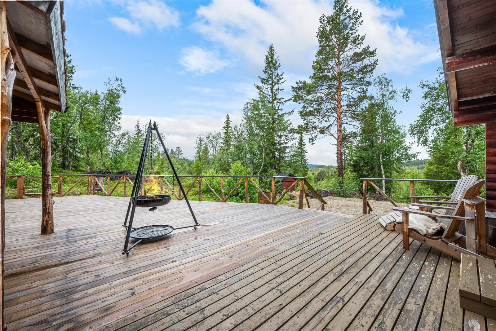 Stor og romslig terrasse. Galleribilde