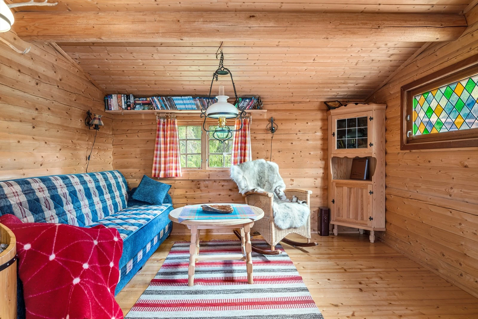 Her kan du slappe fint av i en koselig stue. Galleribilde