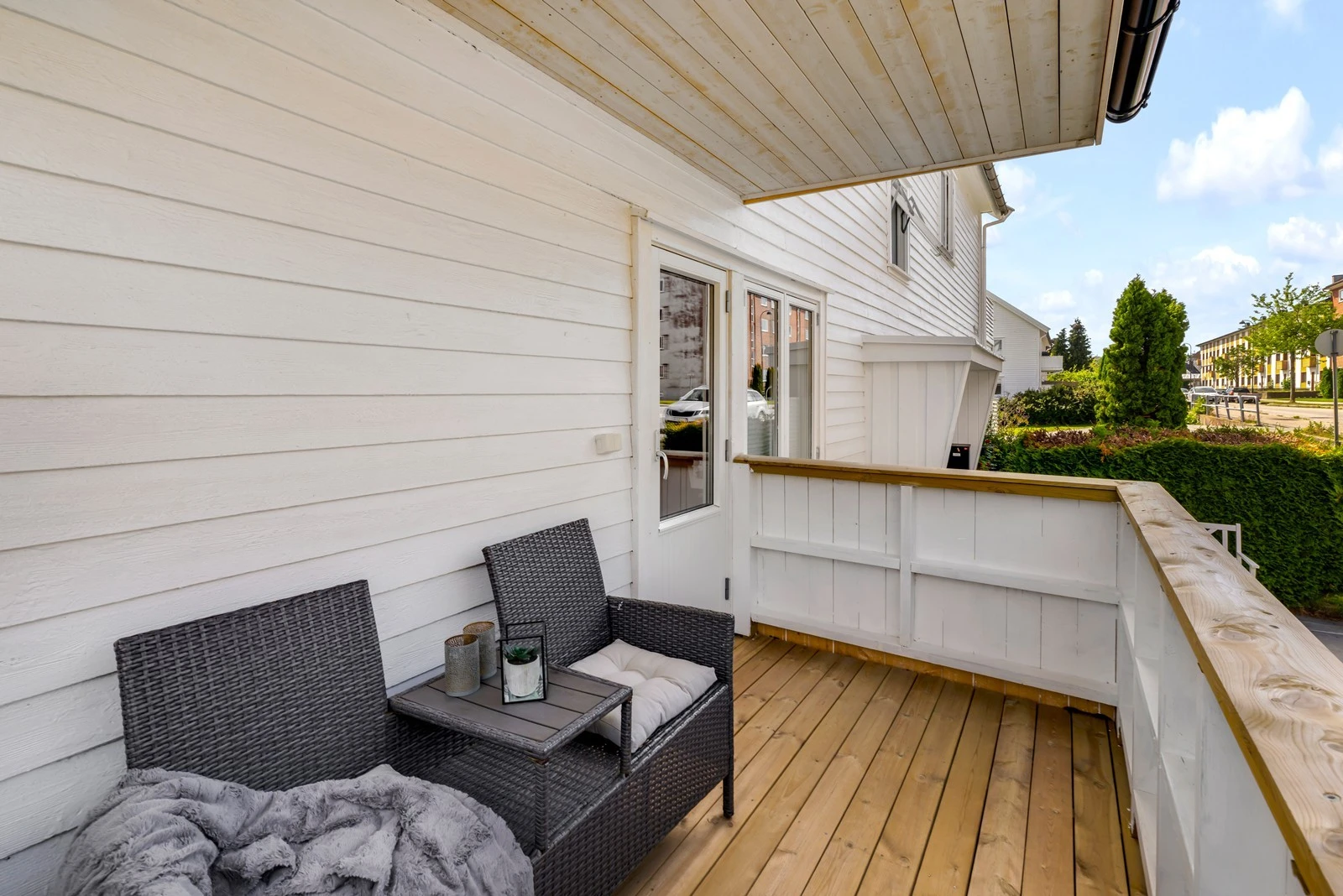 Deilig balkong med ettermiddag og kveldssol. Galleribilde