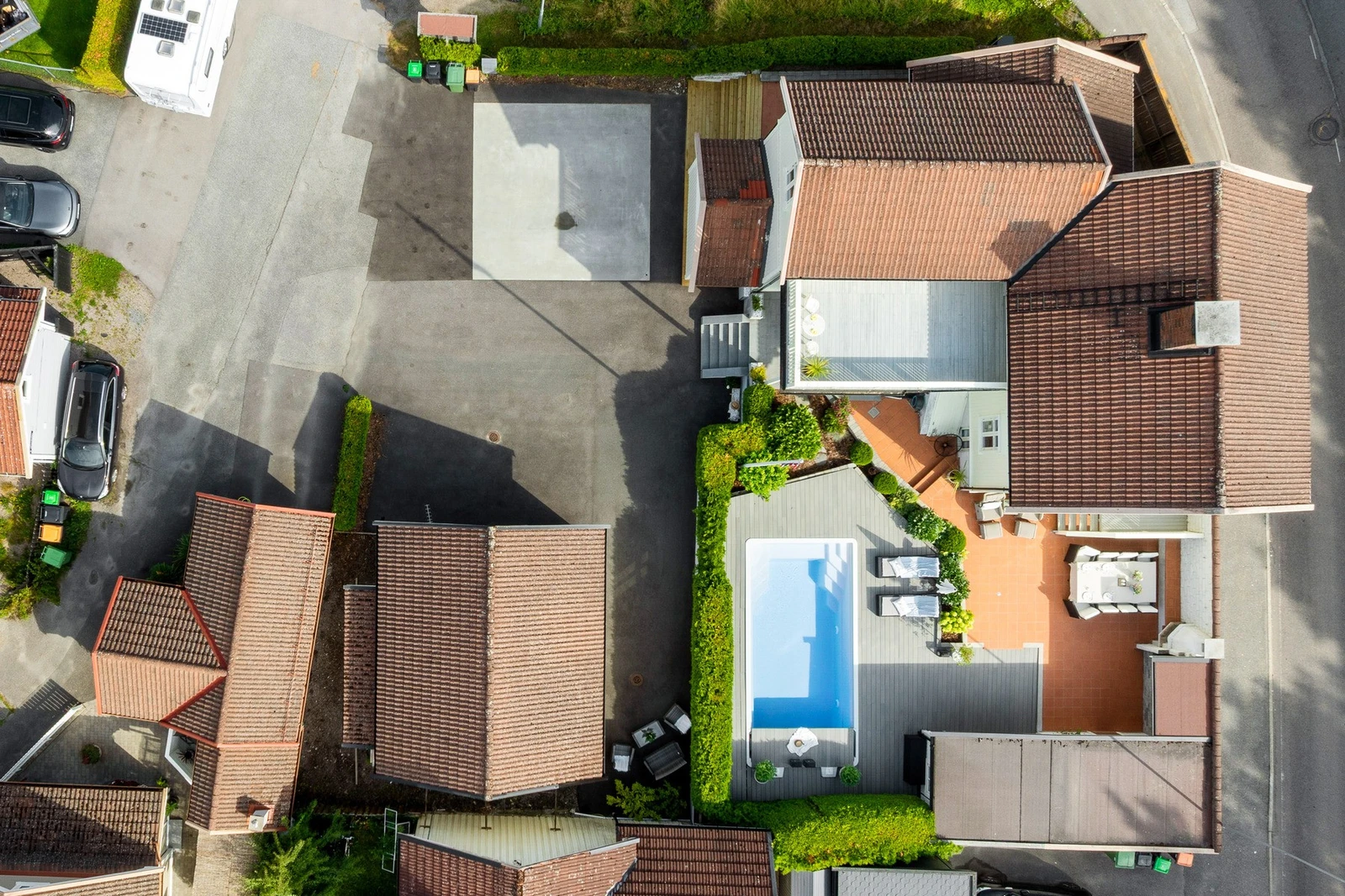 Hele garasjebygget er innredet som en bolig, og er idag utleid. leietaker følger med til ny eier. Galleribilde
