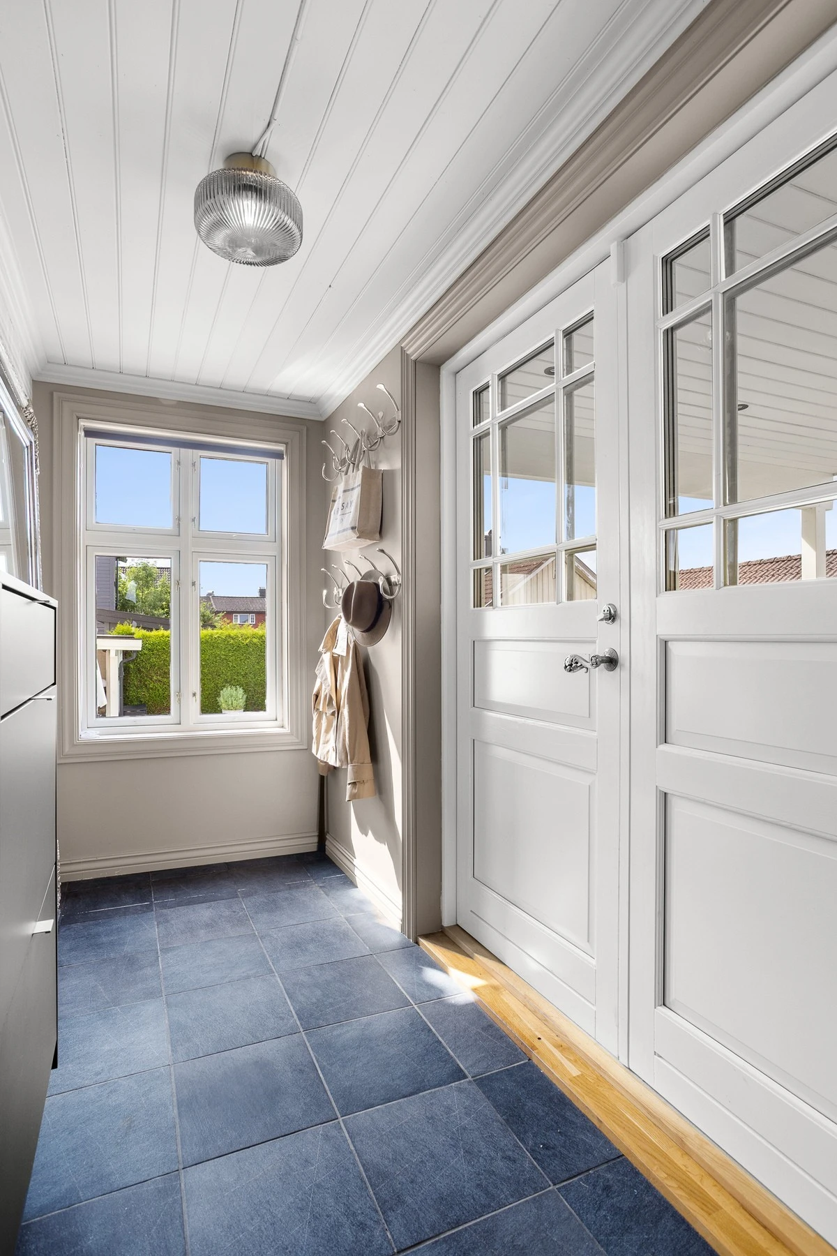 Entrè med flott dobbeltdør Galleribilde