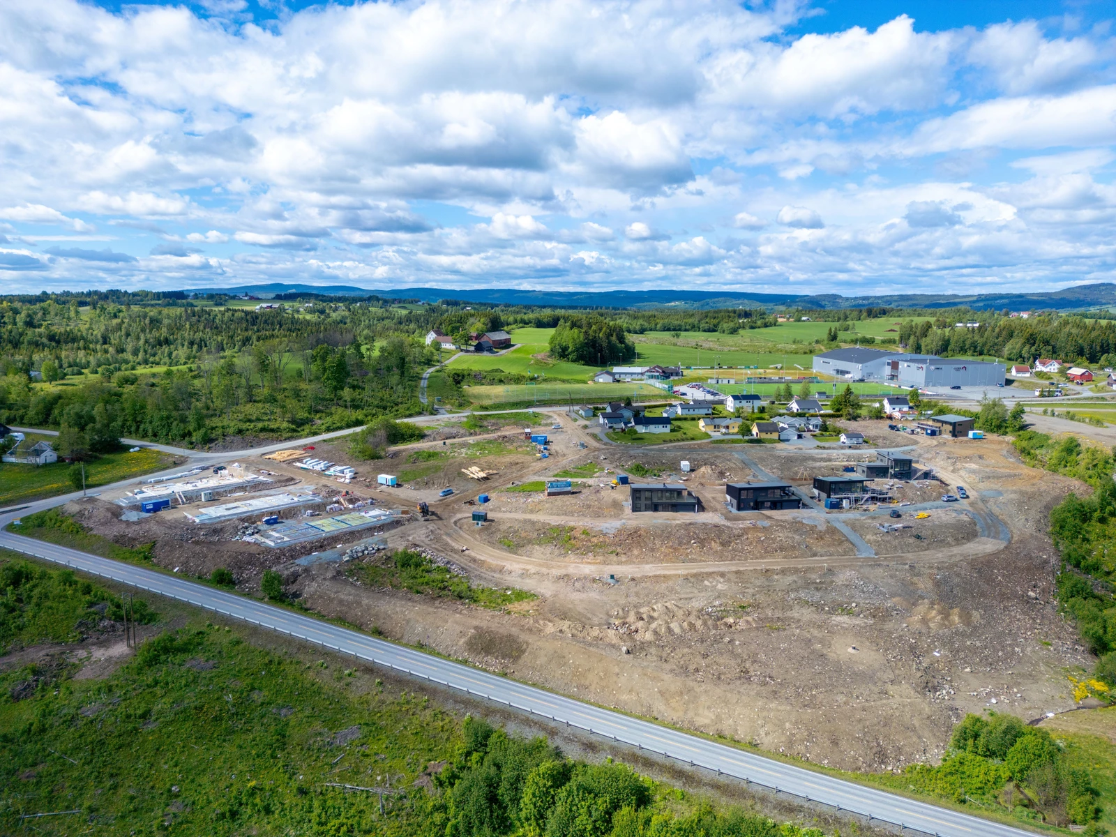 Velkommen til Østby terrasse! - Dronebilde fra sommeren 2025 Galleribilde