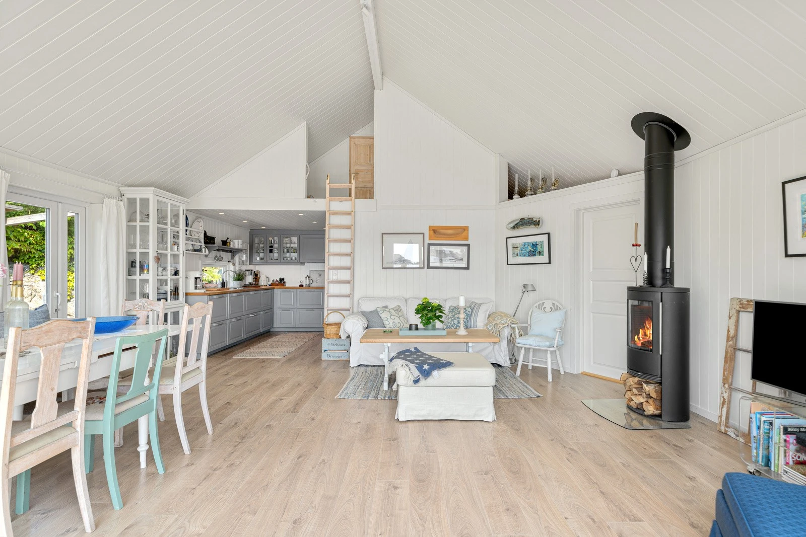 Hyggelig peisovn i stuen Galleribilde