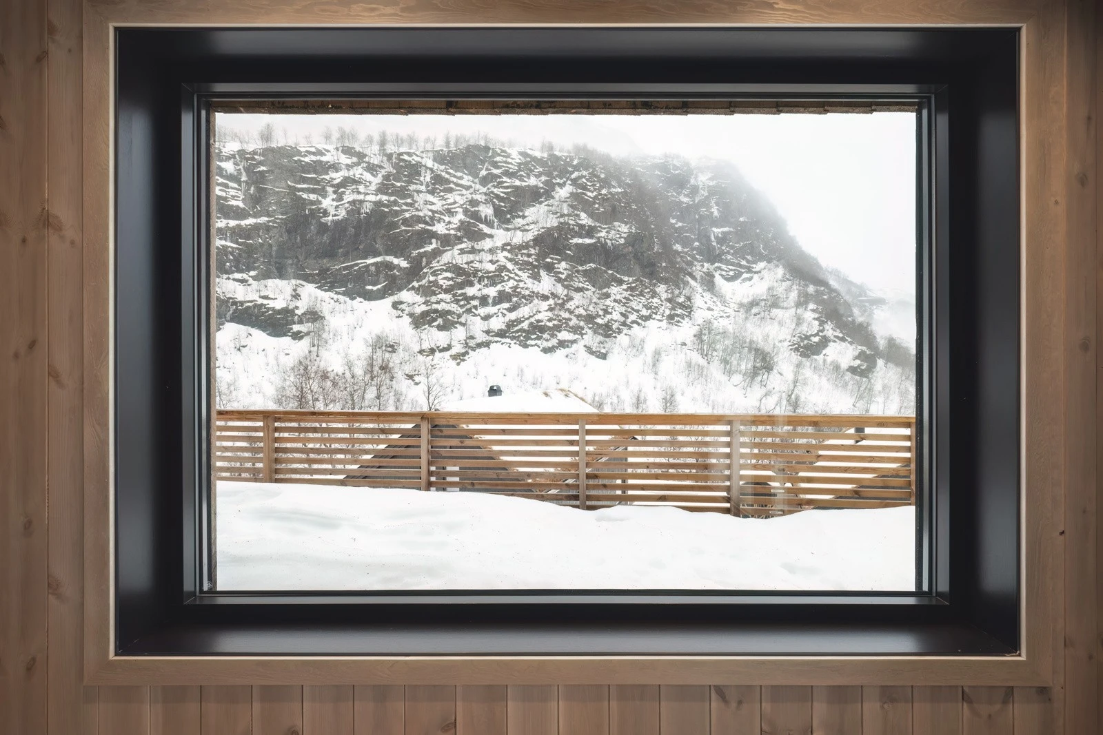 Utsikt fra stuevindu. Galleribilde