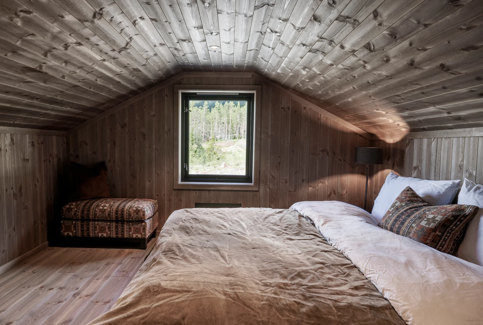 Det ene rommet innredes med dobbeltseng (160cm) Galleribilde