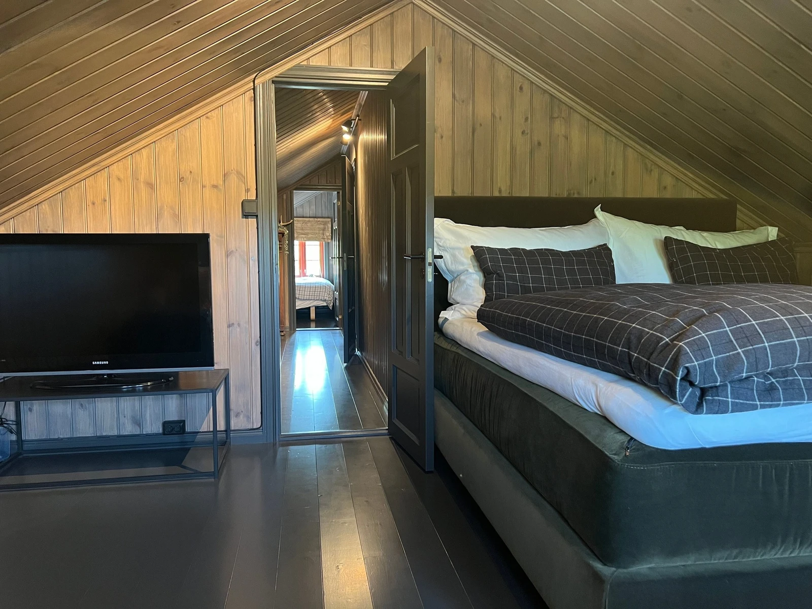 Et av to soverom i 2. etasje Galleribilde