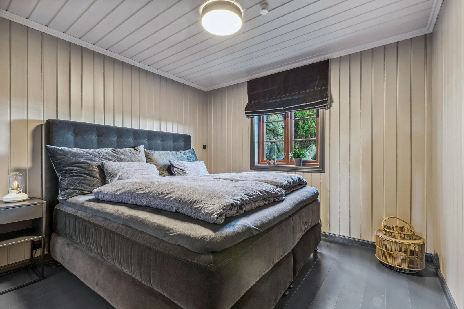 Ett av to soverom i 1. etasje Galleribilde