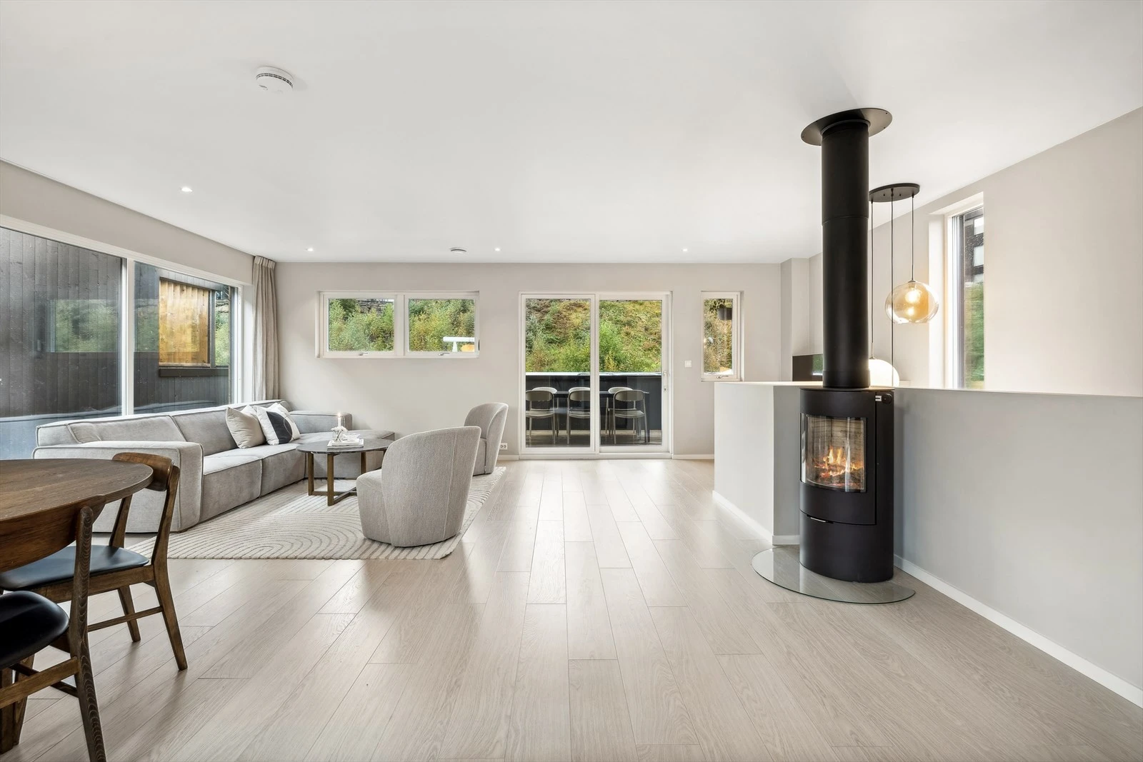 Peiskos i stuen! Galleribilde