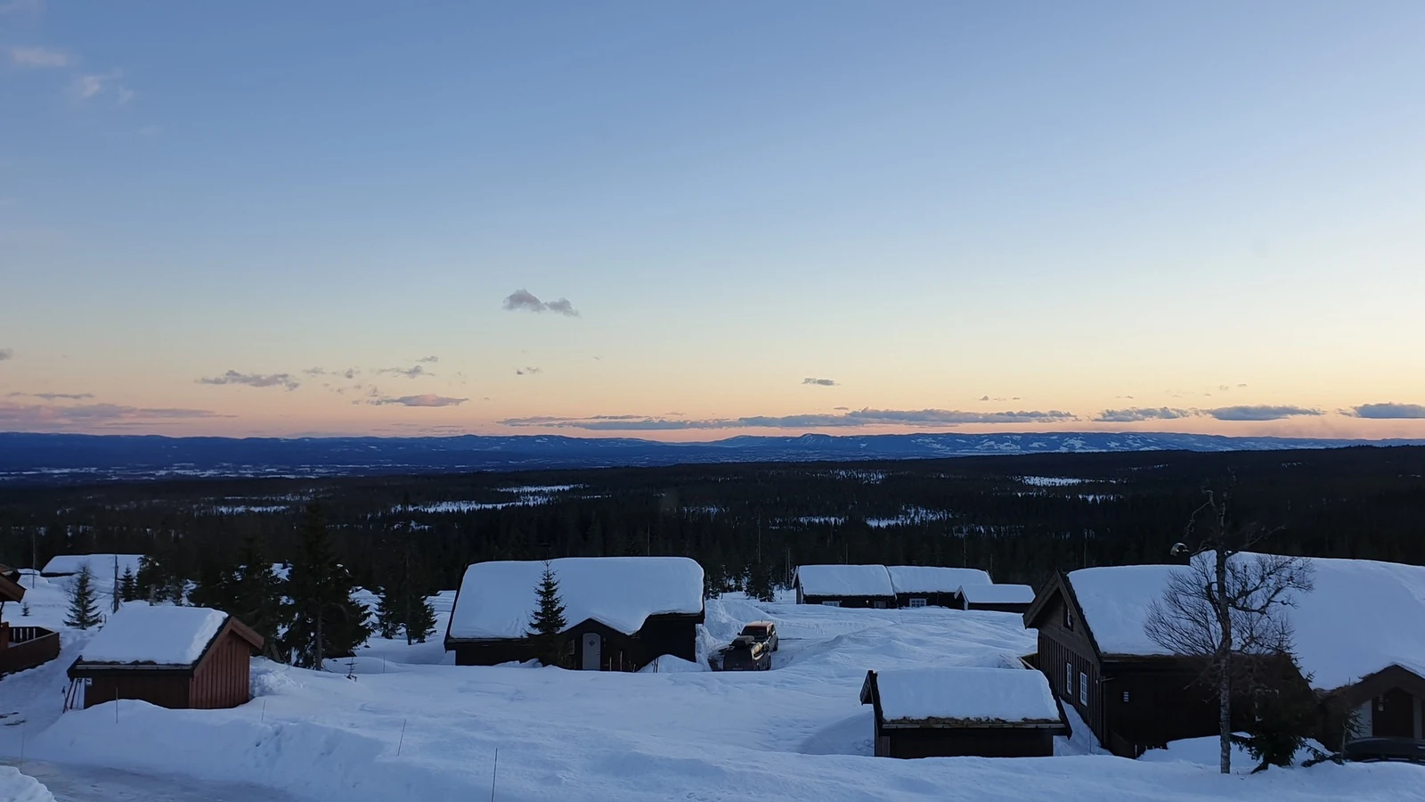 Selgers bilde av utsikten på vinteren. Galleribilde