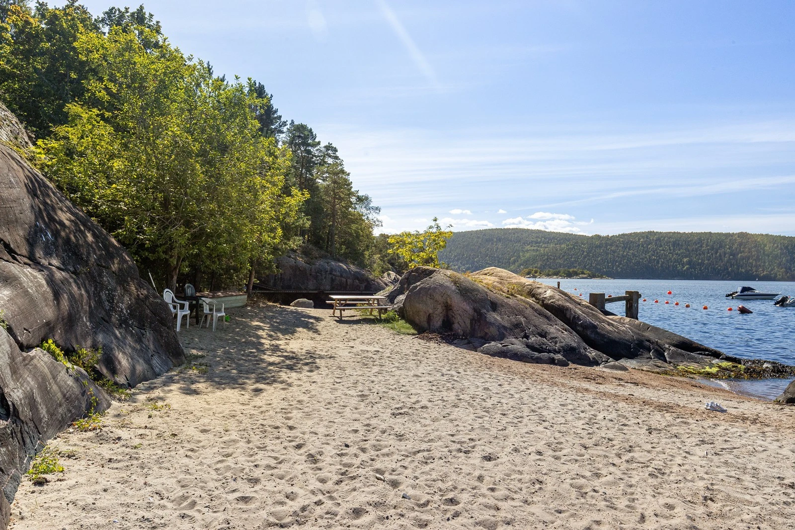 Skjermet sandstrand Galleribilde