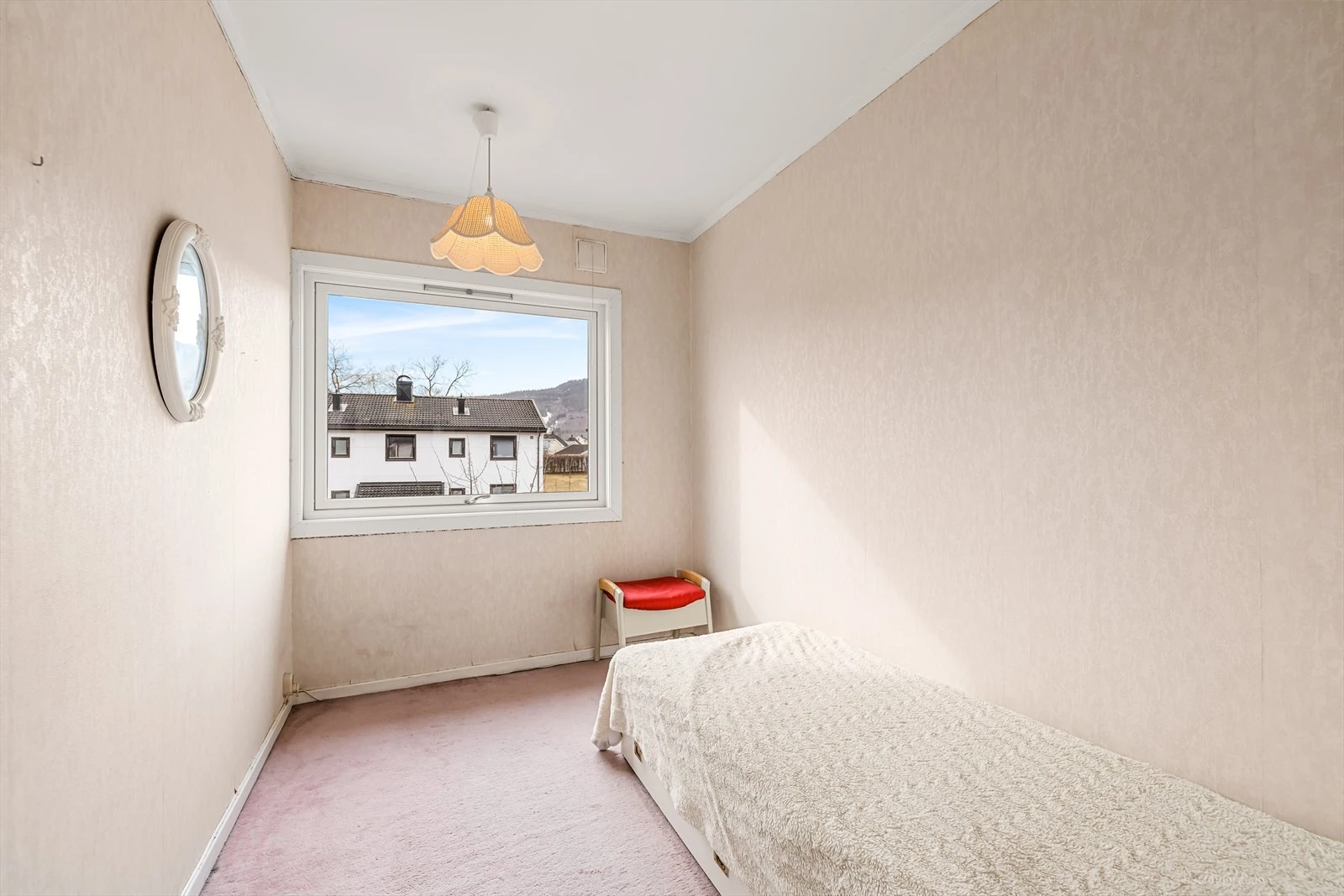 Boligen har 3 gode soverom.