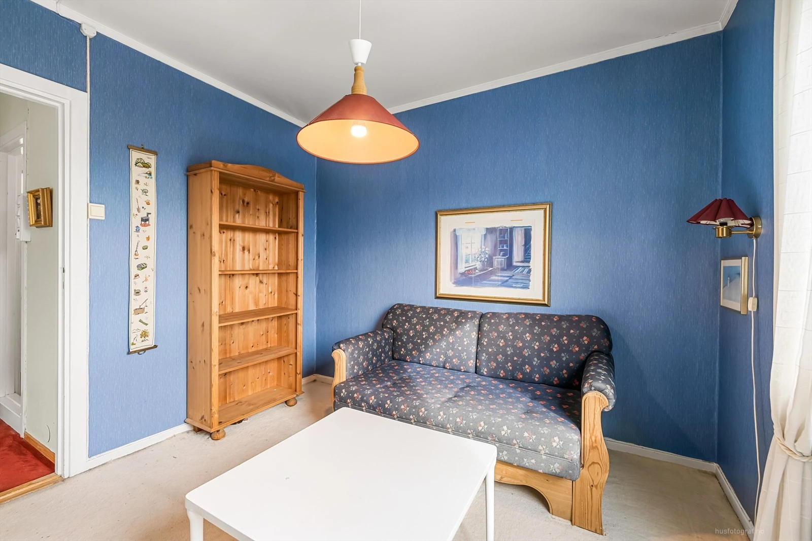 Potensielt soverom innredet i dag som stue.