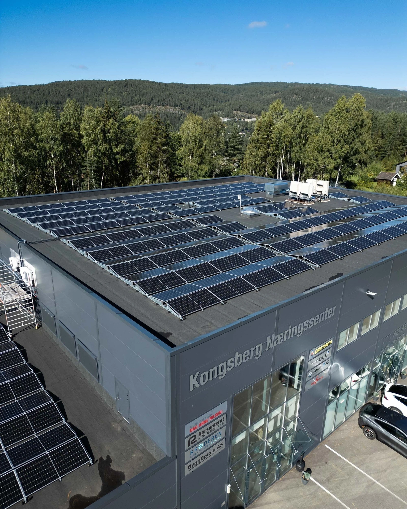 Er montert solcelle på tak Galleribilde