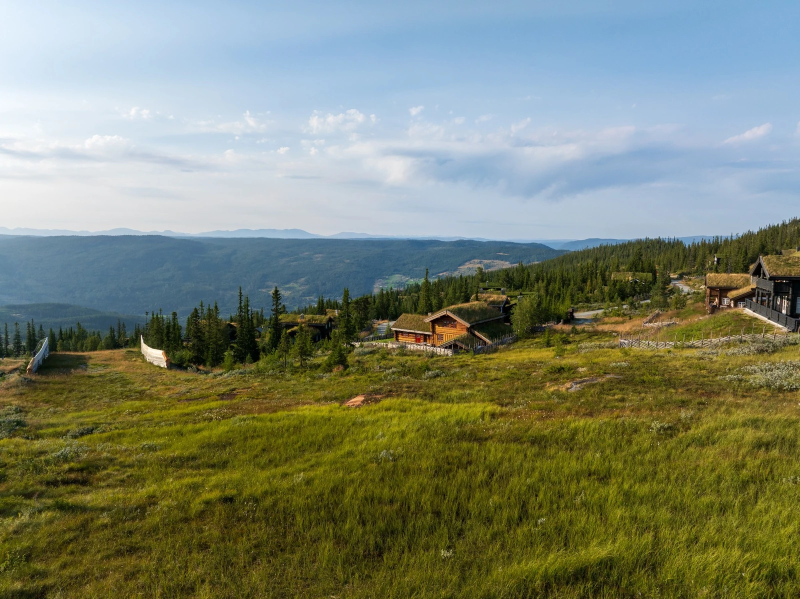 Nydelig utsikt mot Ål- og Hemsedalsfjellene. Galleribilde