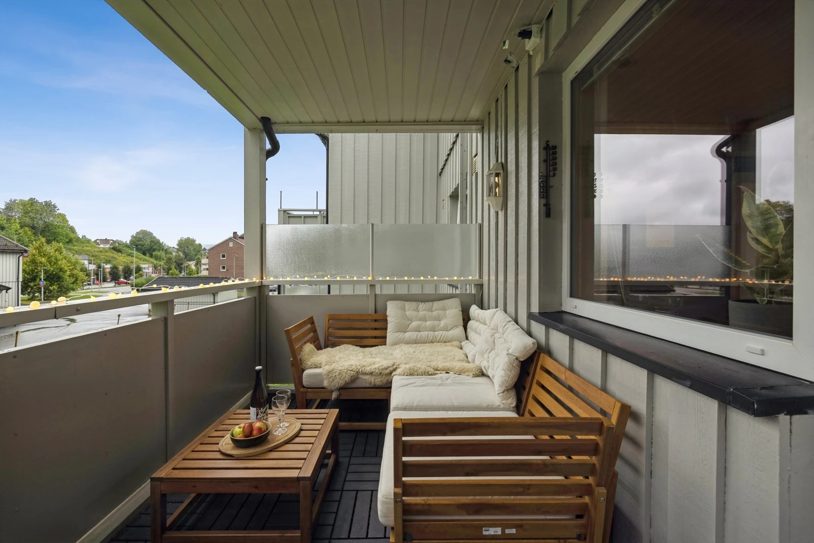 Solrik og overbygget terrasse