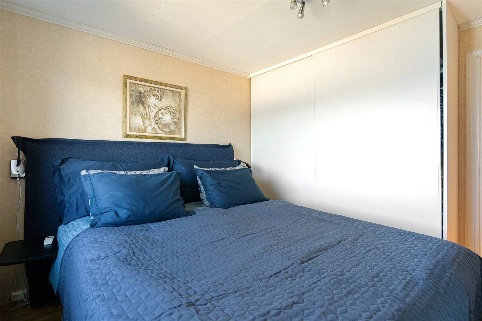 Soverom 2 - Med plass til seng og garderobeløsning Galleribilde